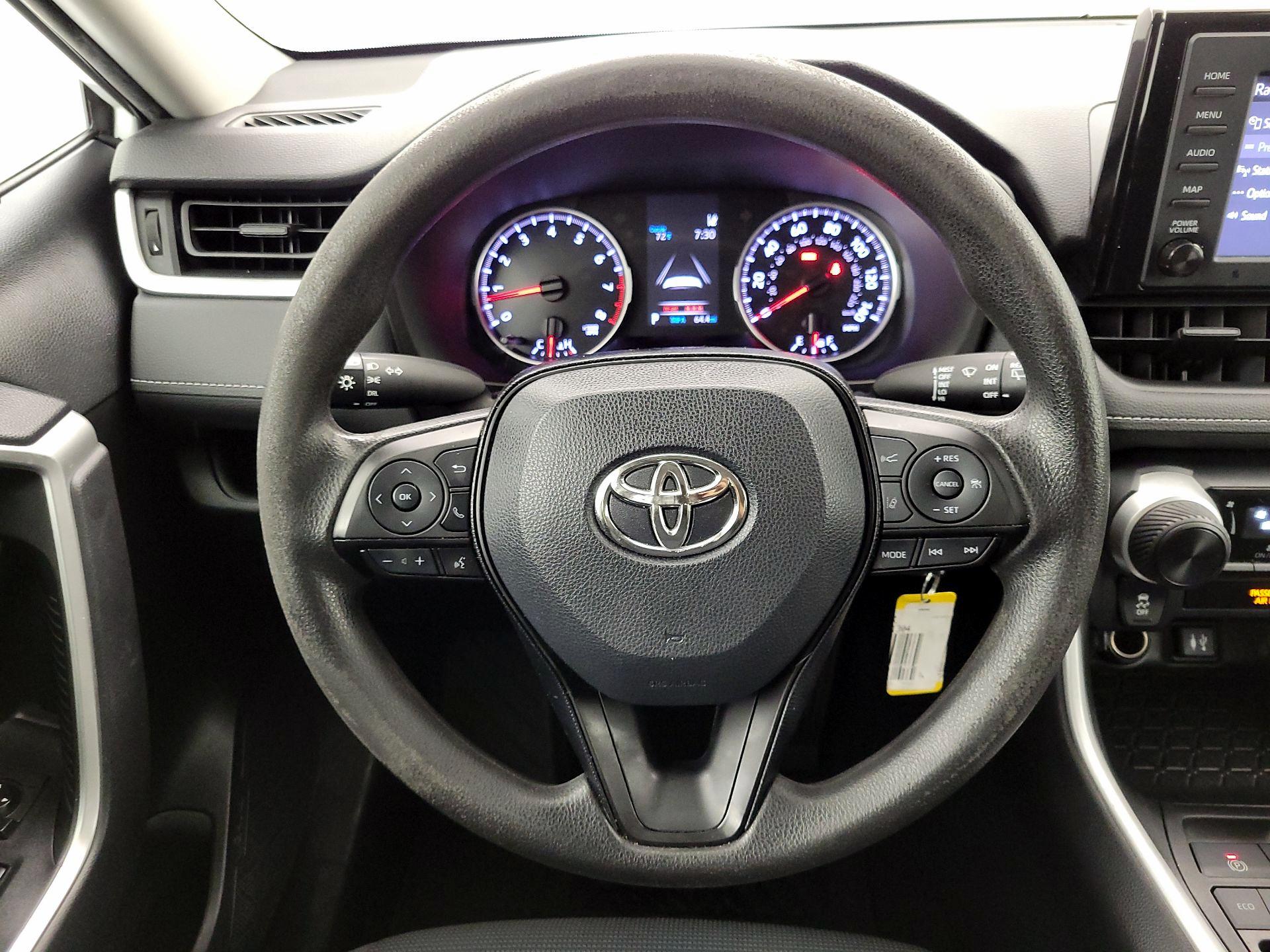 Thumbnail: 2019 Toyota RAV4 - 10