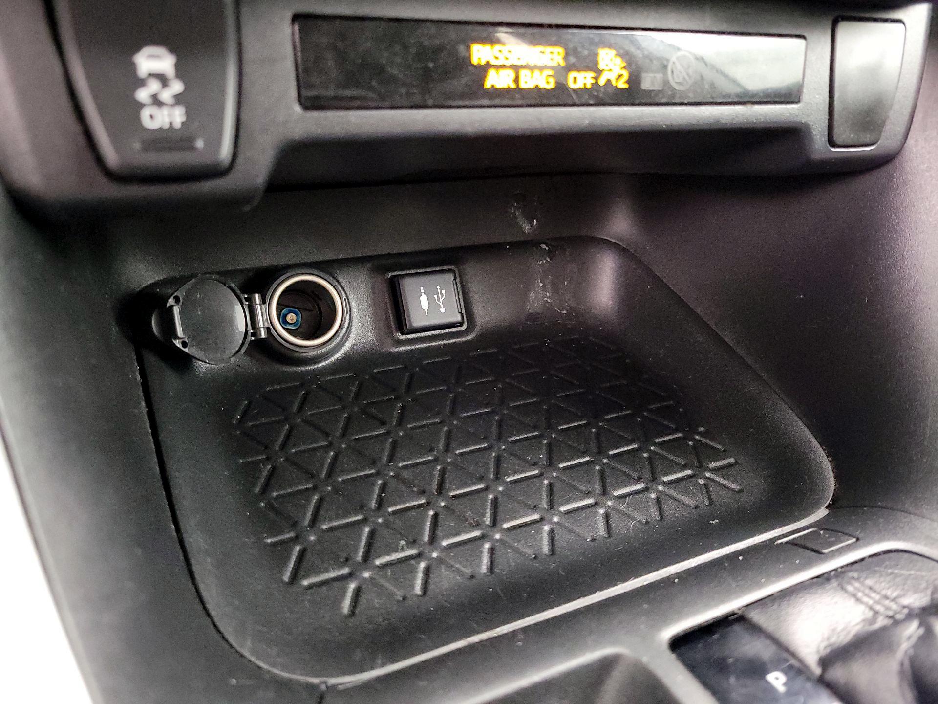 Thumbnail: 2019 Toyota RAV4 - 18