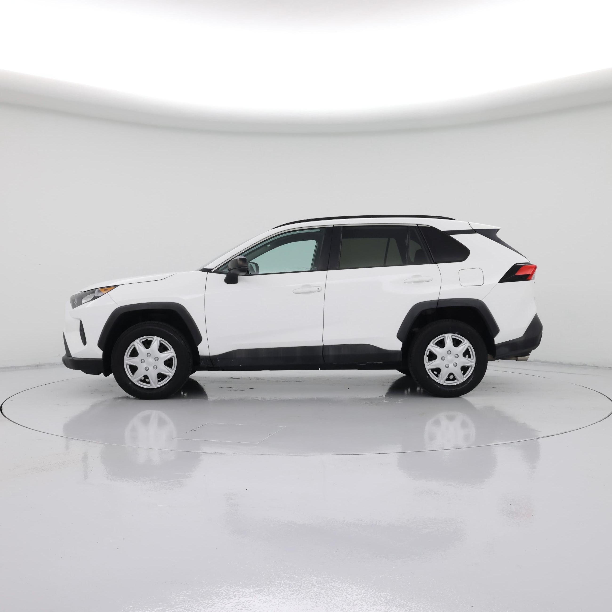 Thumbnail: 2019 Toyota RAV4 - 3