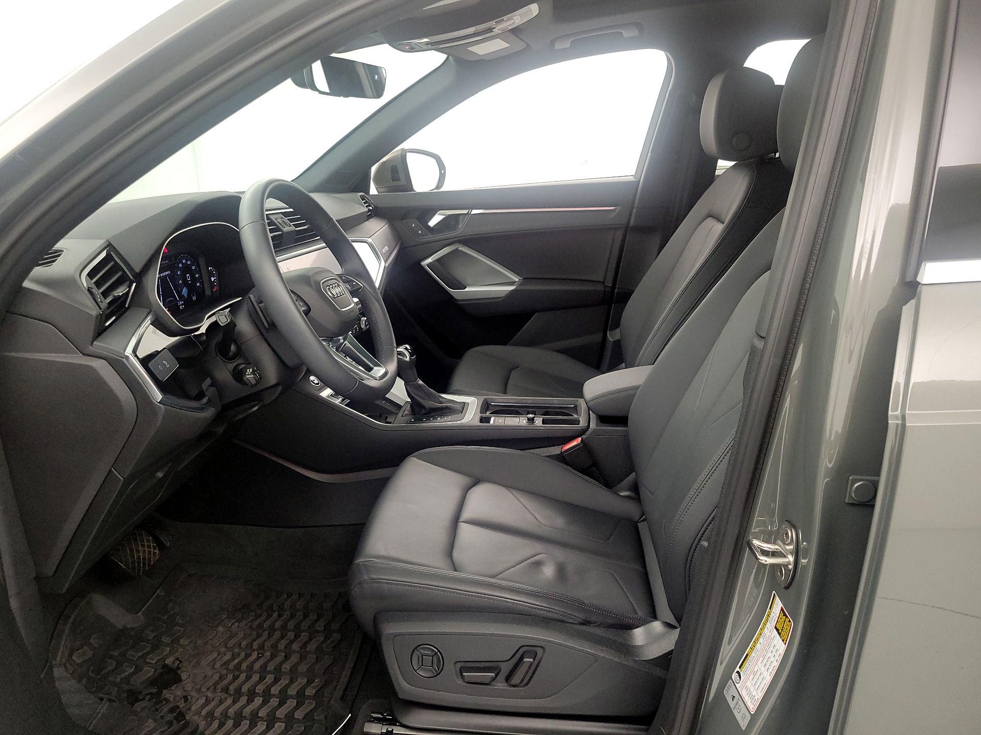 Thumbnail: 2024 Audi Q3 - 9