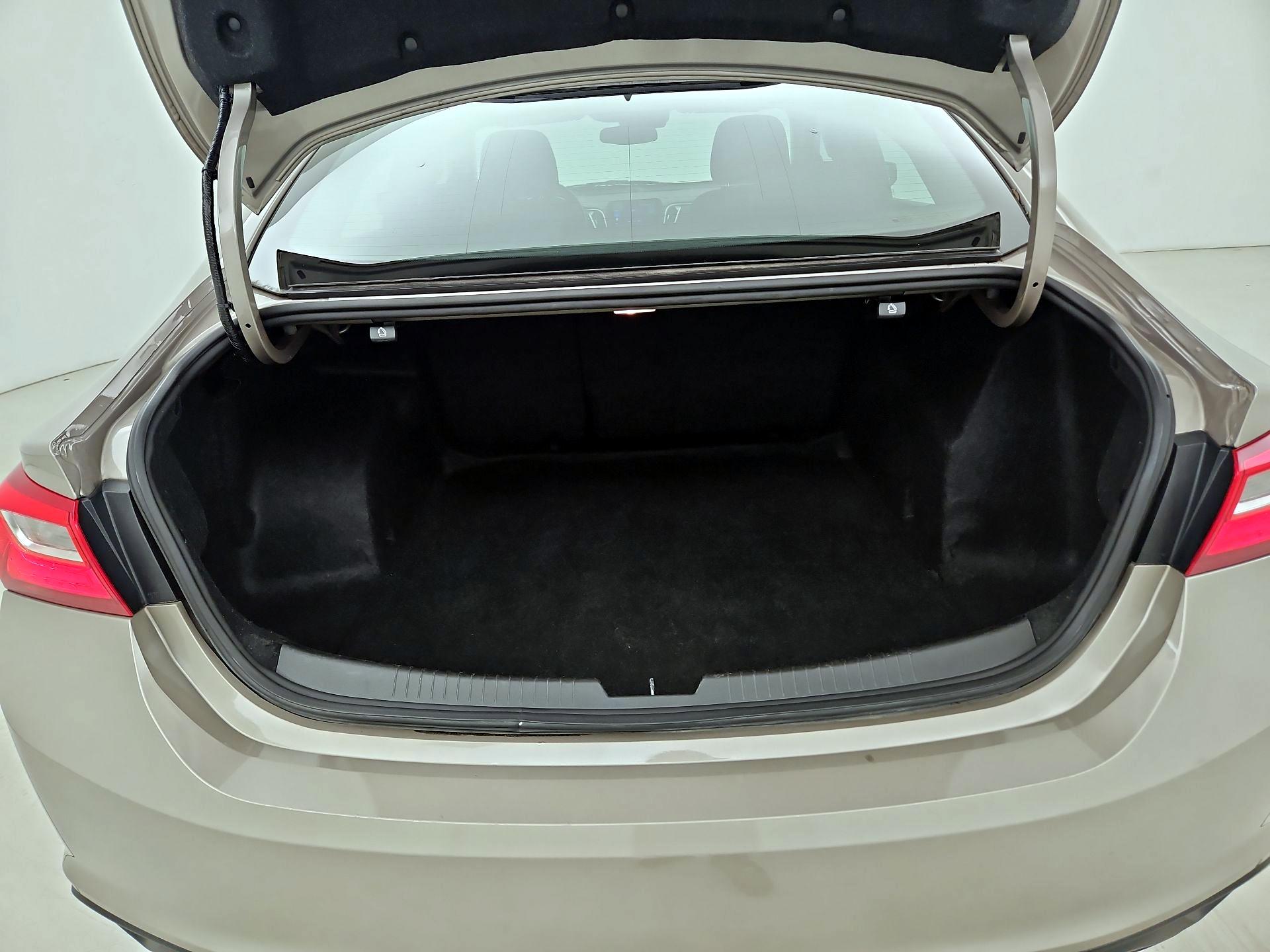 Thumbnail: 2023 Chevrolet Malibu - 20