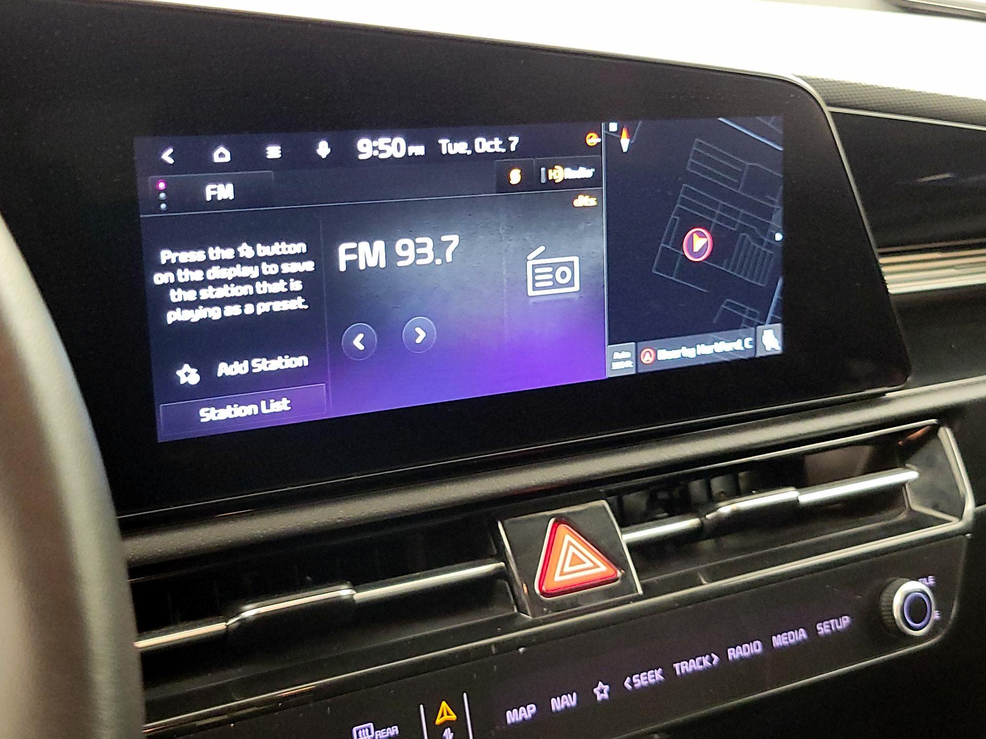 Thumbnail: 2023 Kia Niro - 16