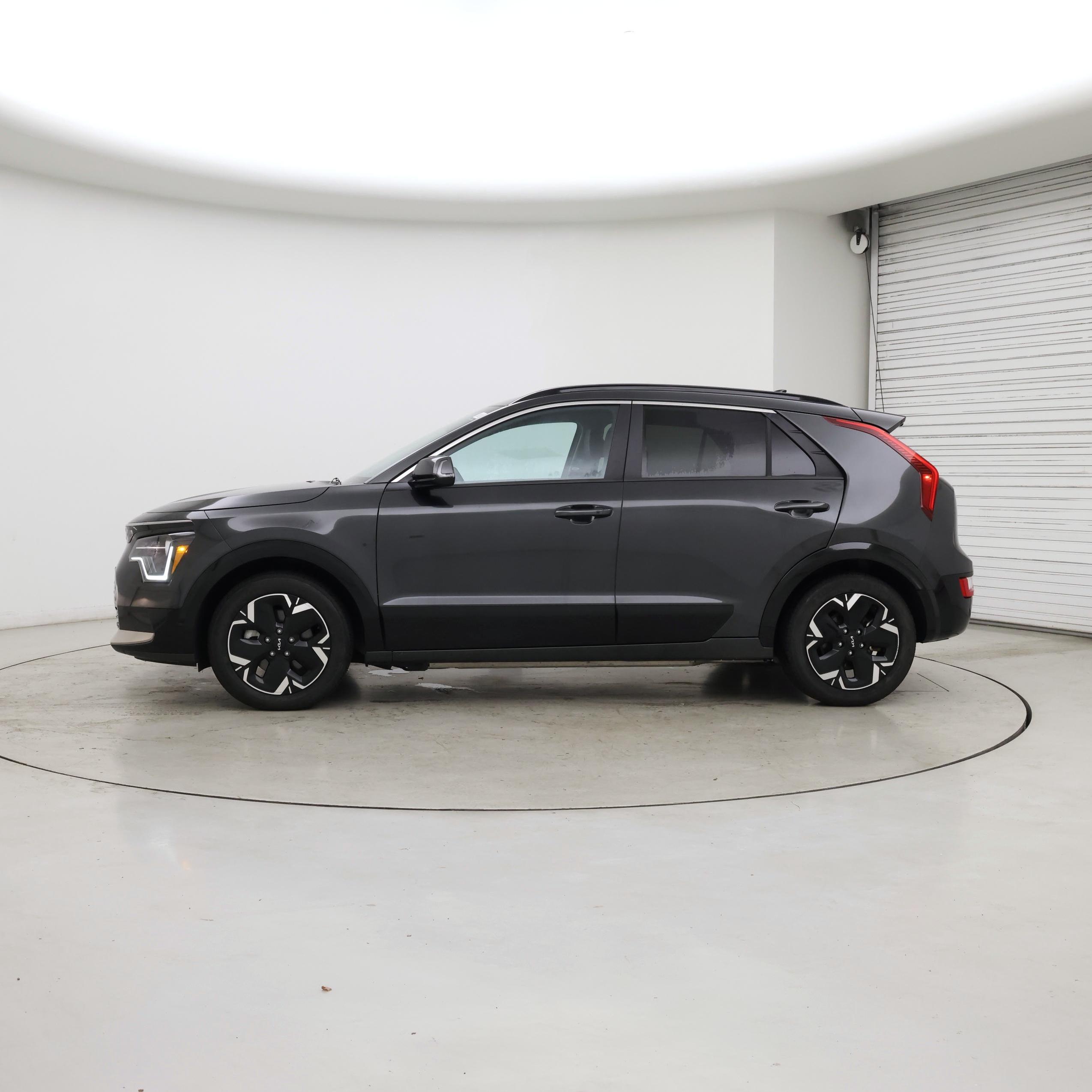 Thumbnail: 2023 Kia Niro - 3