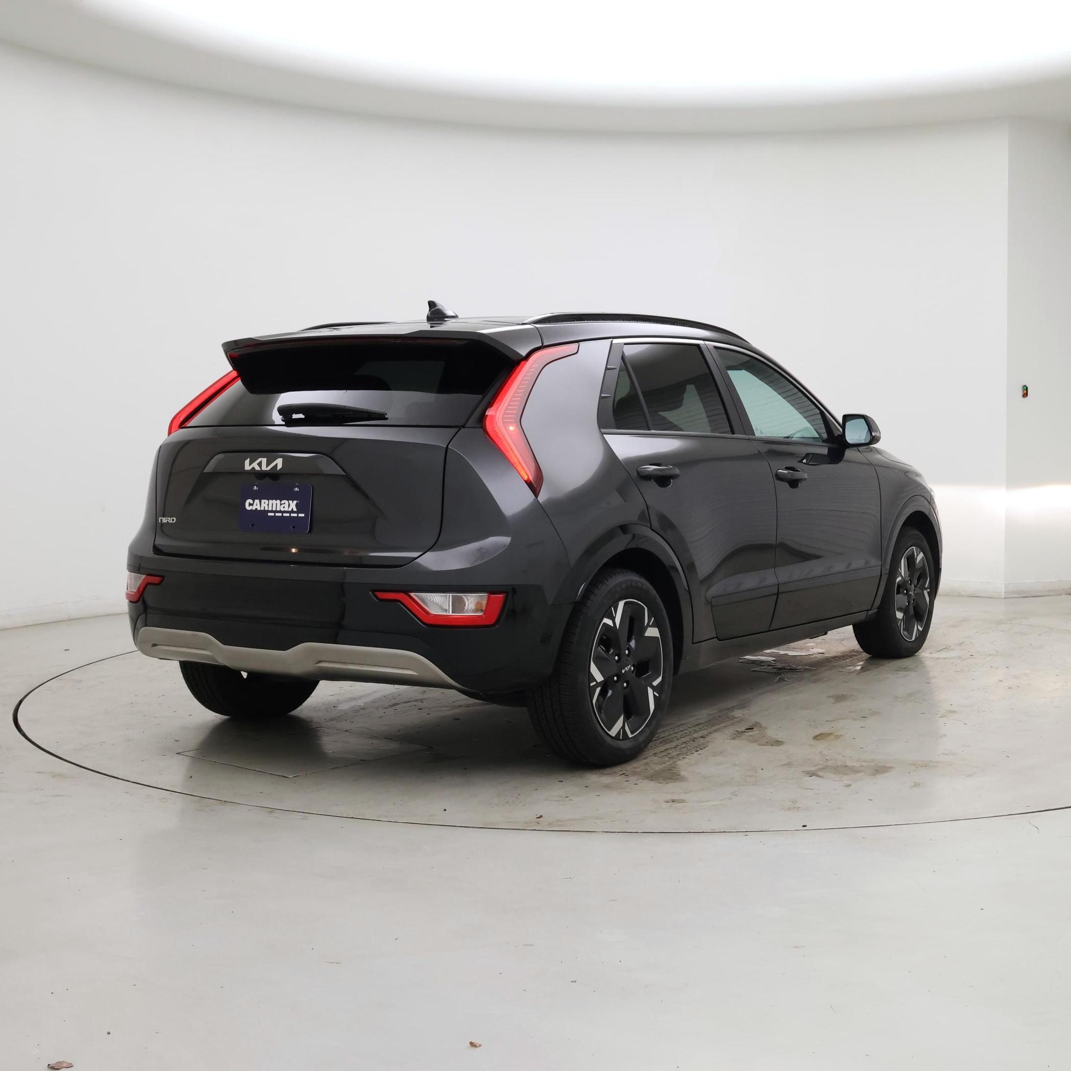 Thumbnail: 2023 Kia Niro - 8