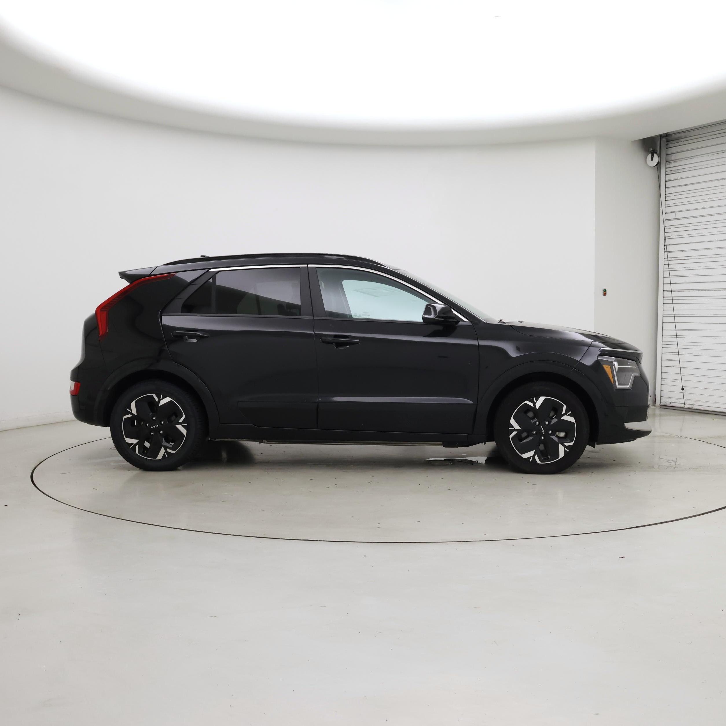 Thumbnail: 2023 Kia Niro - 7