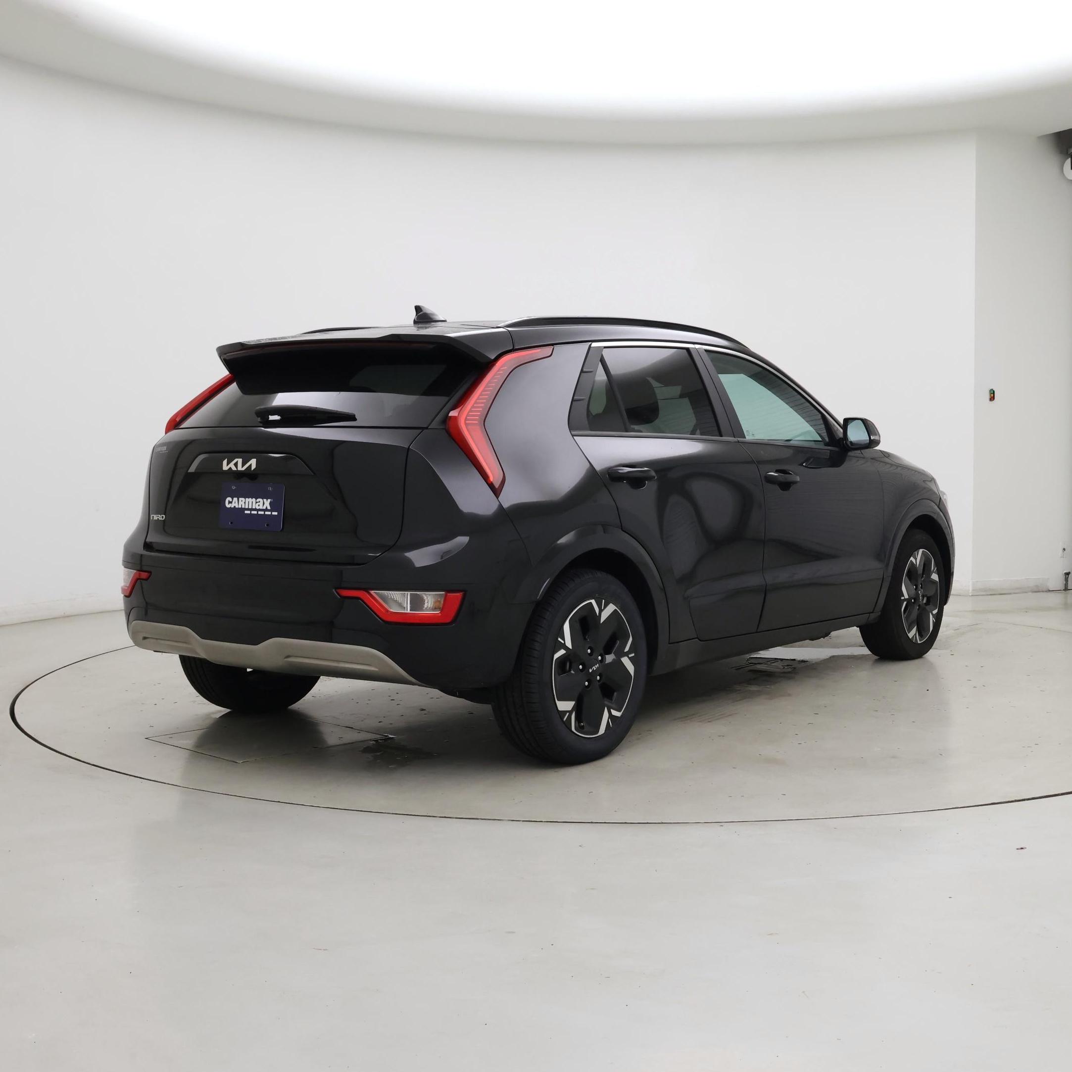 Thumbnail: 2023 Kia Niro - 8