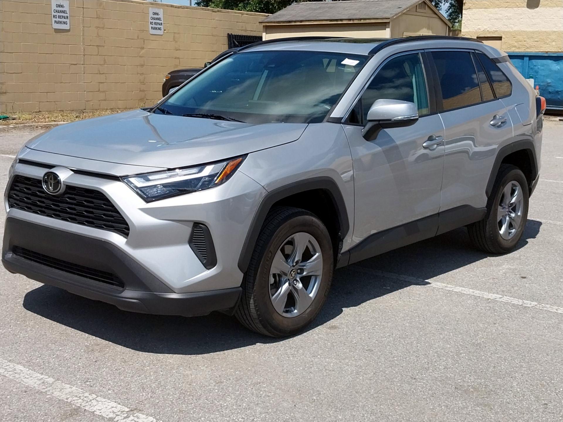 Thumbnail: 2022 Toyota RAV4 - 3