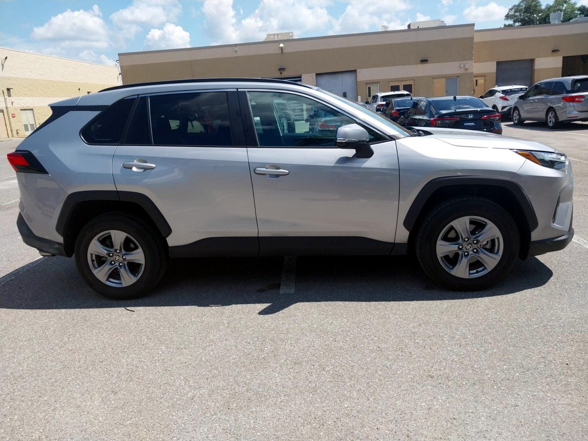 Thumbnail: 2022 Toyota RAV4 - 4