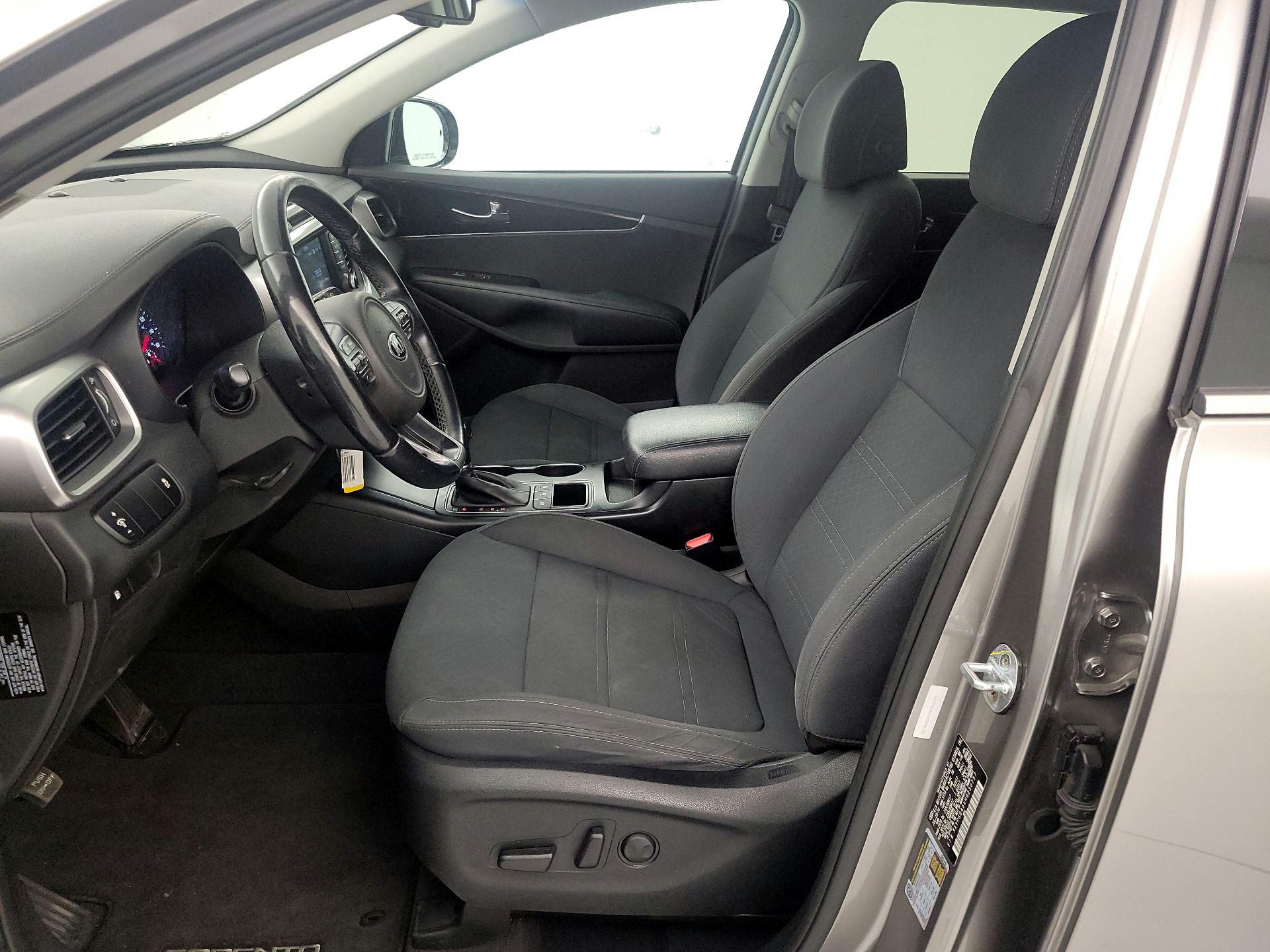 Thumbnail: 2017 Kia Sorento - 9