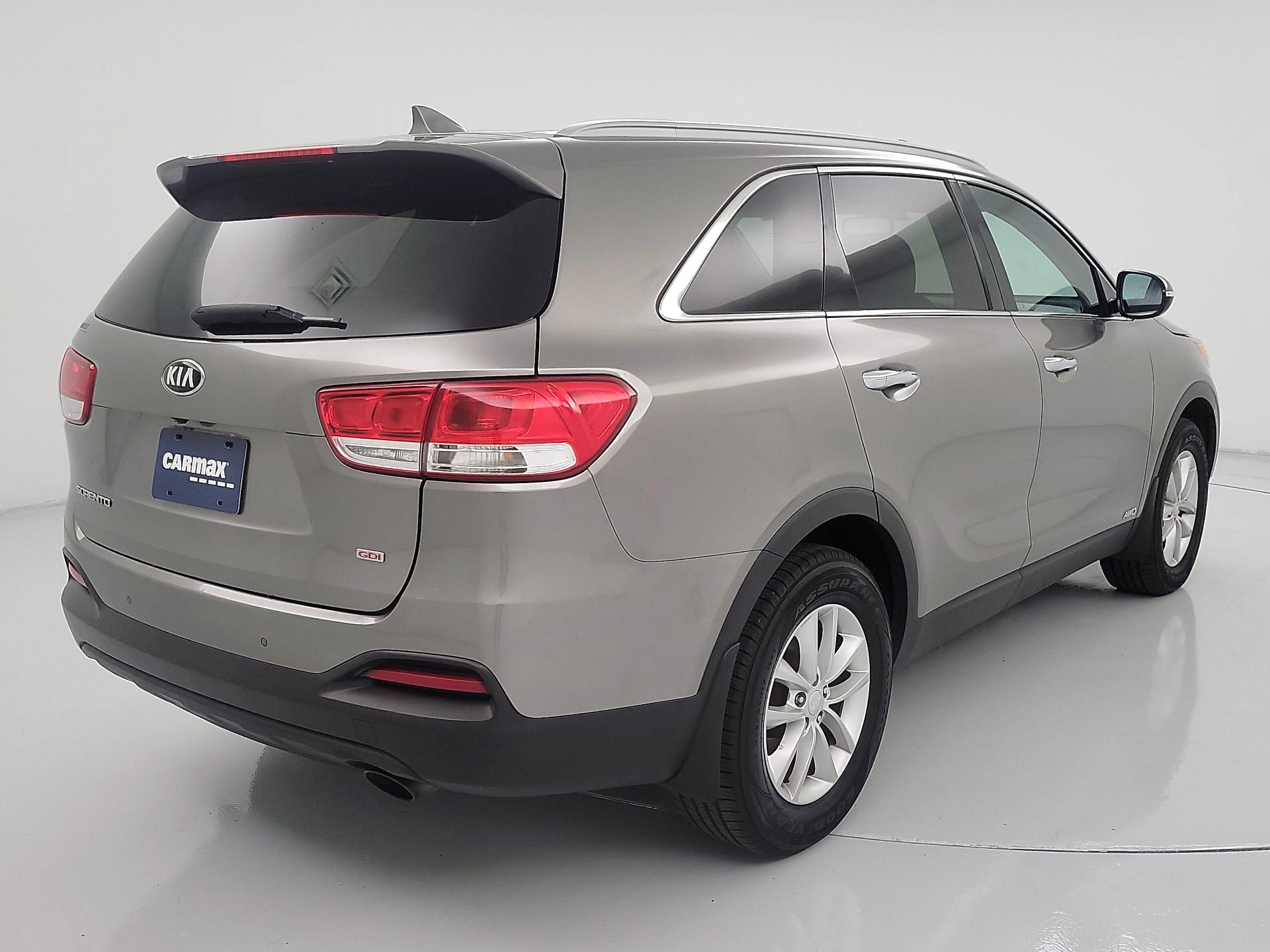 Thumbnail: 2017 Kia Sorento - 5