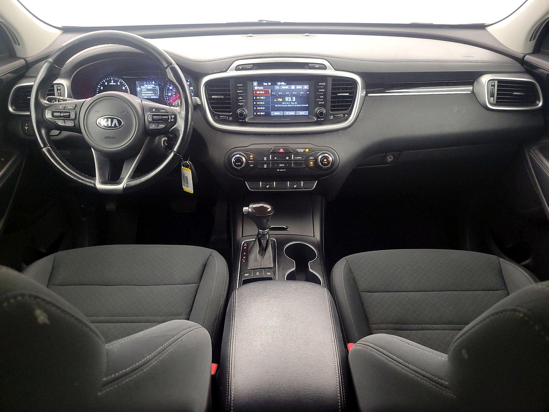 Thumbnail: 2017 Kia Sorento - 8