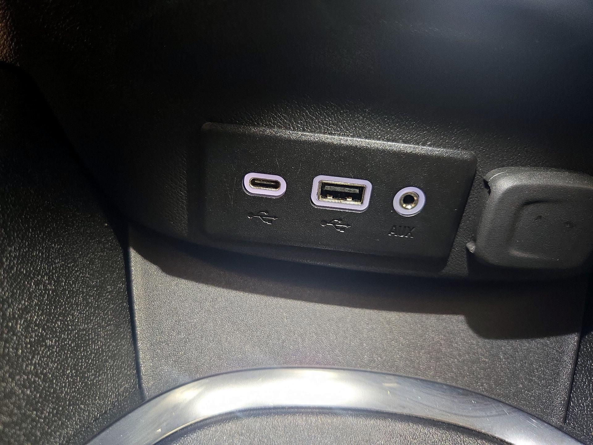 Thumbnail: 2023 Chevrolet Malibu - 18