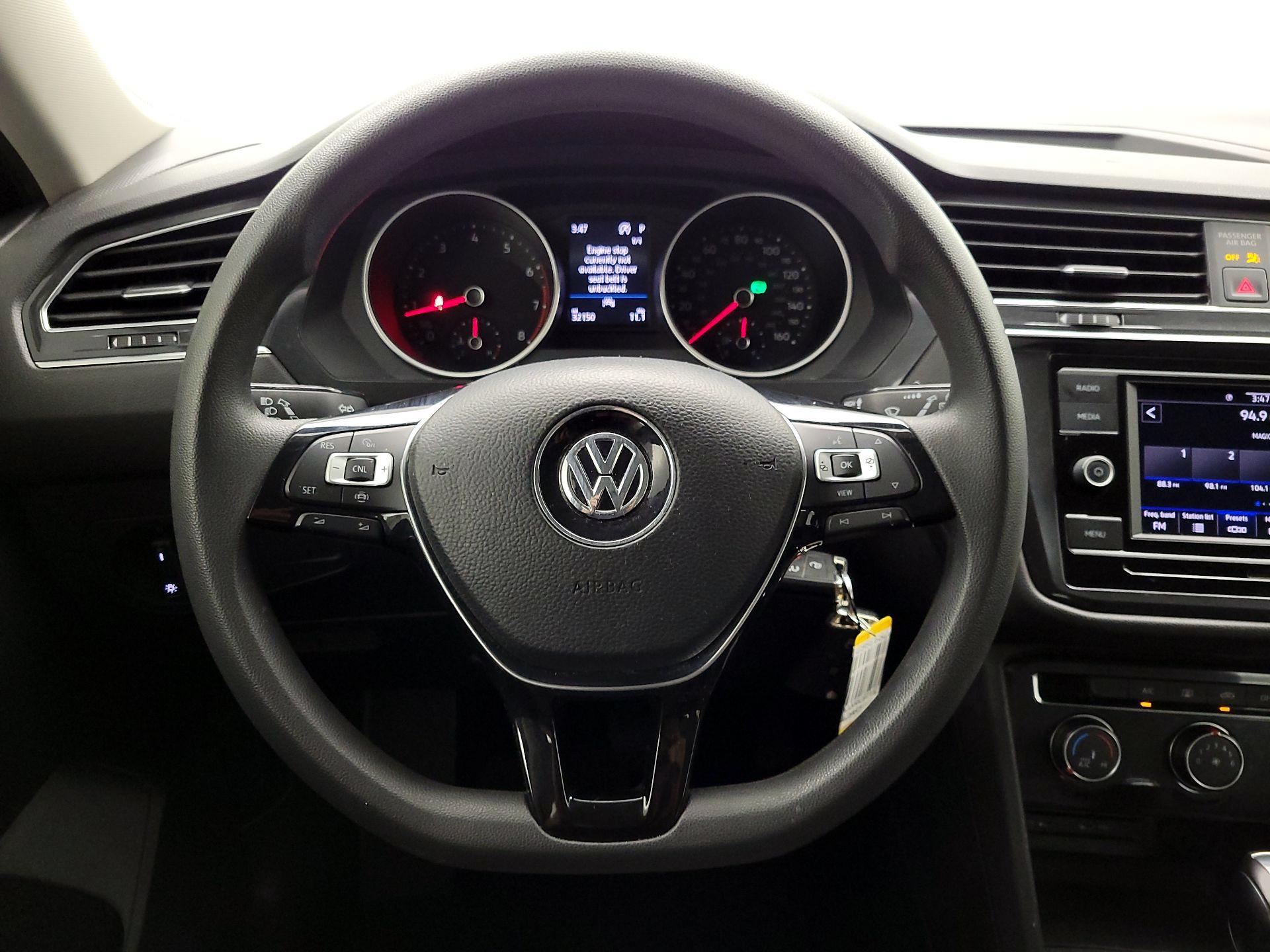 Thumbnail: 2021 Volkswagen Tiguan - 10