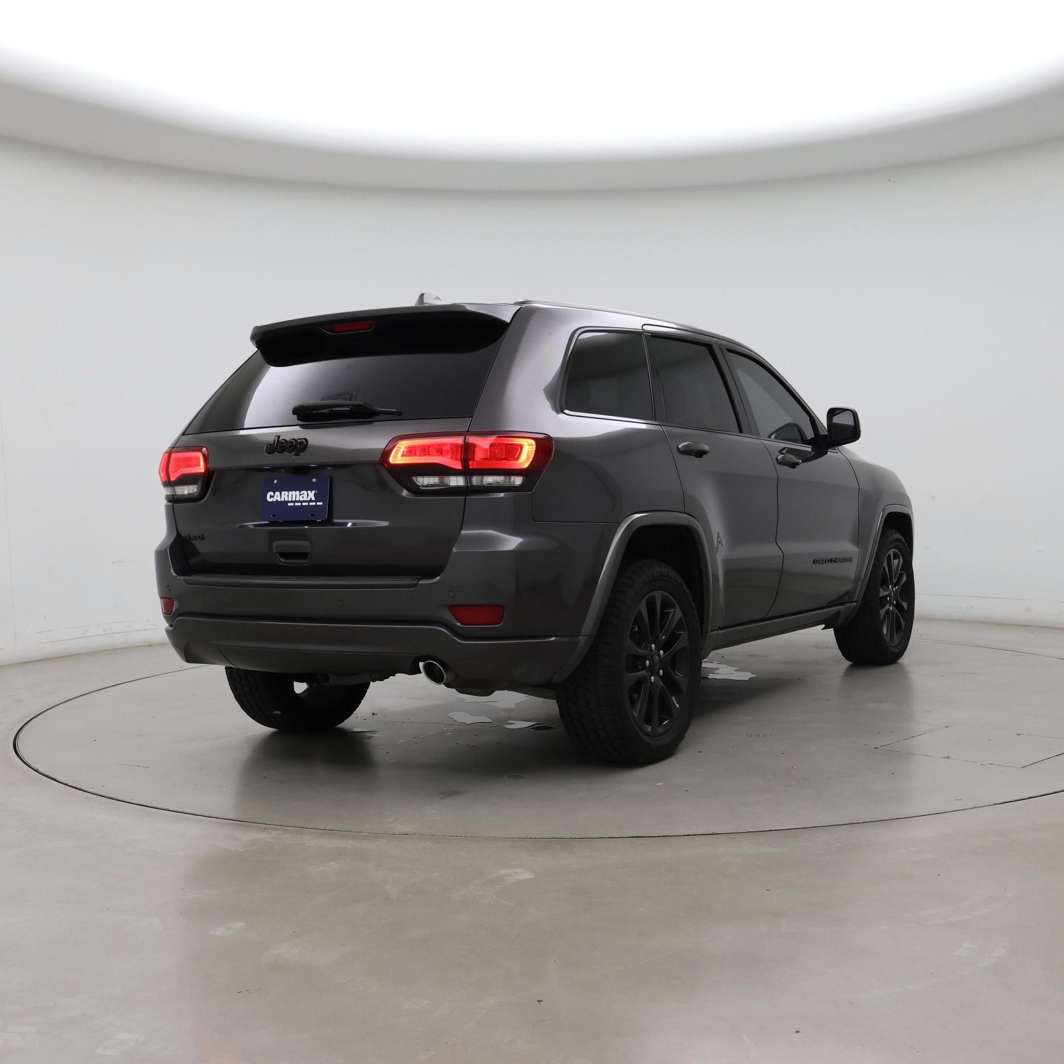Thumbnail: 2020 Jeep Grand Cherokee - 8