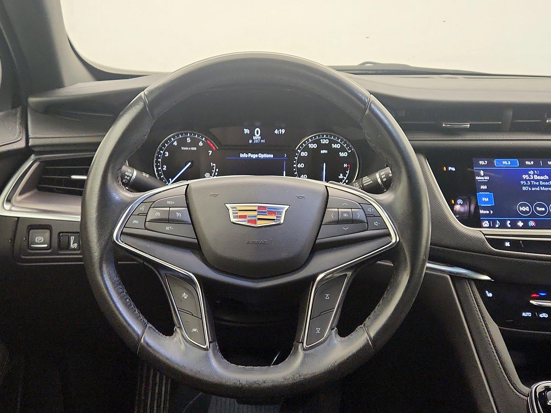Thumbnail: 2021 Cadillac XT5 - 10