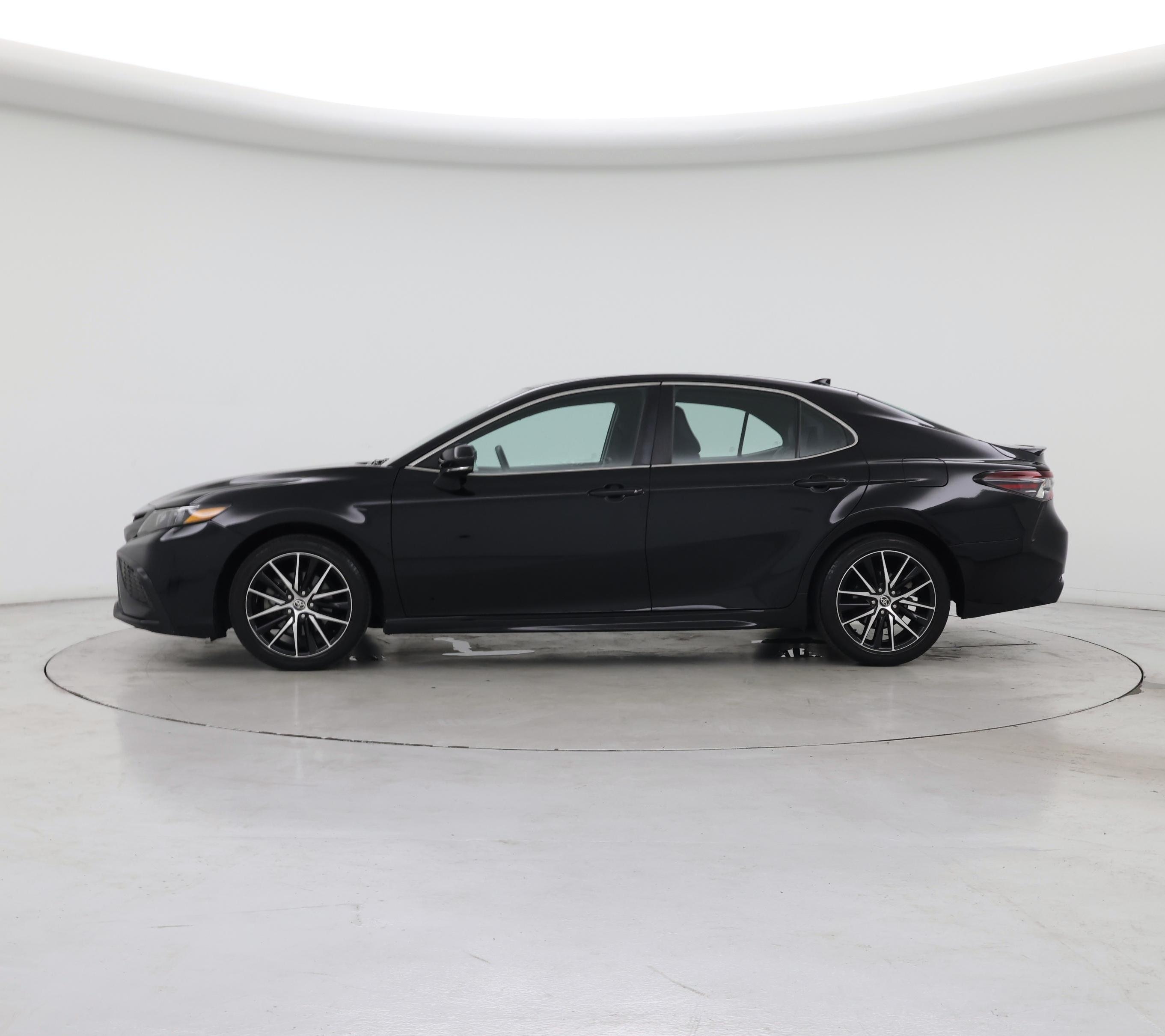 Thumbnail: 2021 Toyota Camry - 3