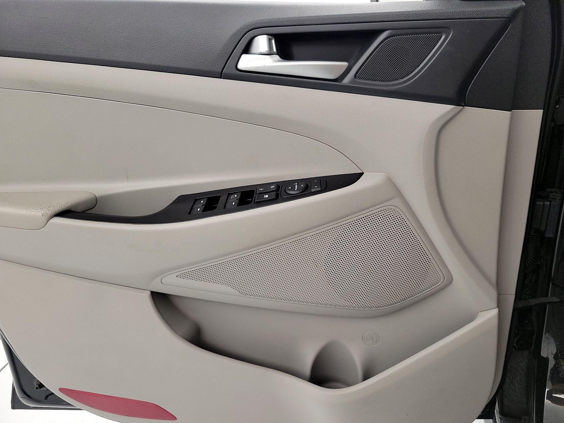 Thumbnail: 2019 Hyundai Tucson - 10
