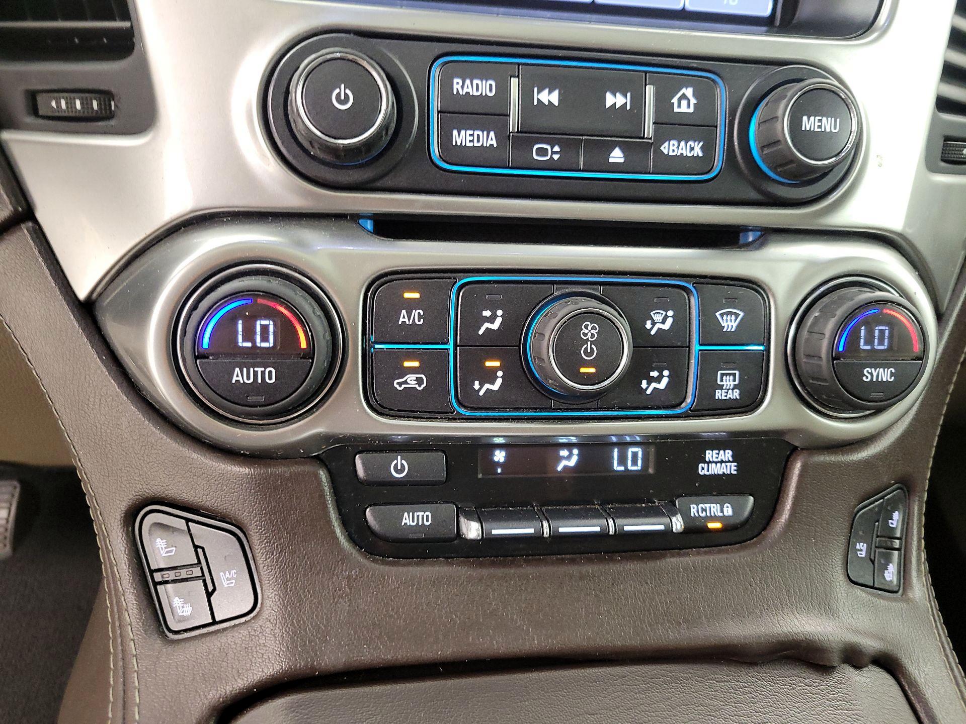 Thumbnail: 2016 Chevrolet Suburban - 17
