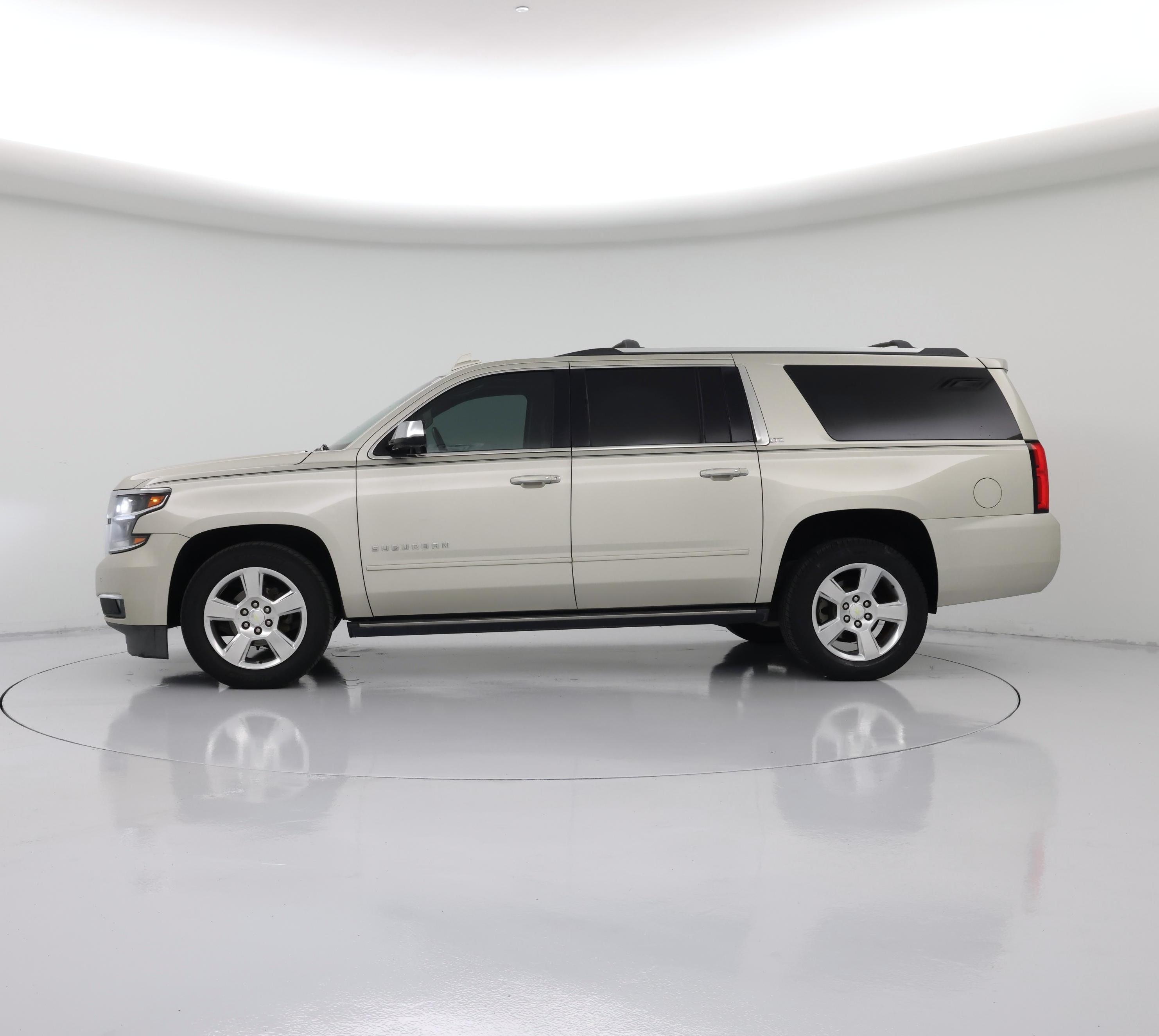 Thumbnail: 2016 Chevrolet Suburban - 3