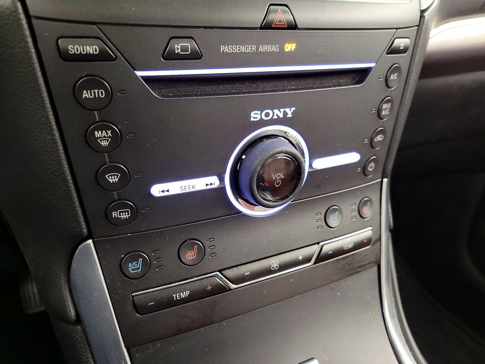 Thumbnail: 2016 Ford Edge - 15