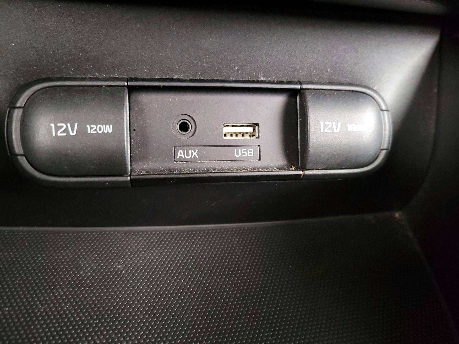 Thumbnail: 2016 Kia Soul - 16