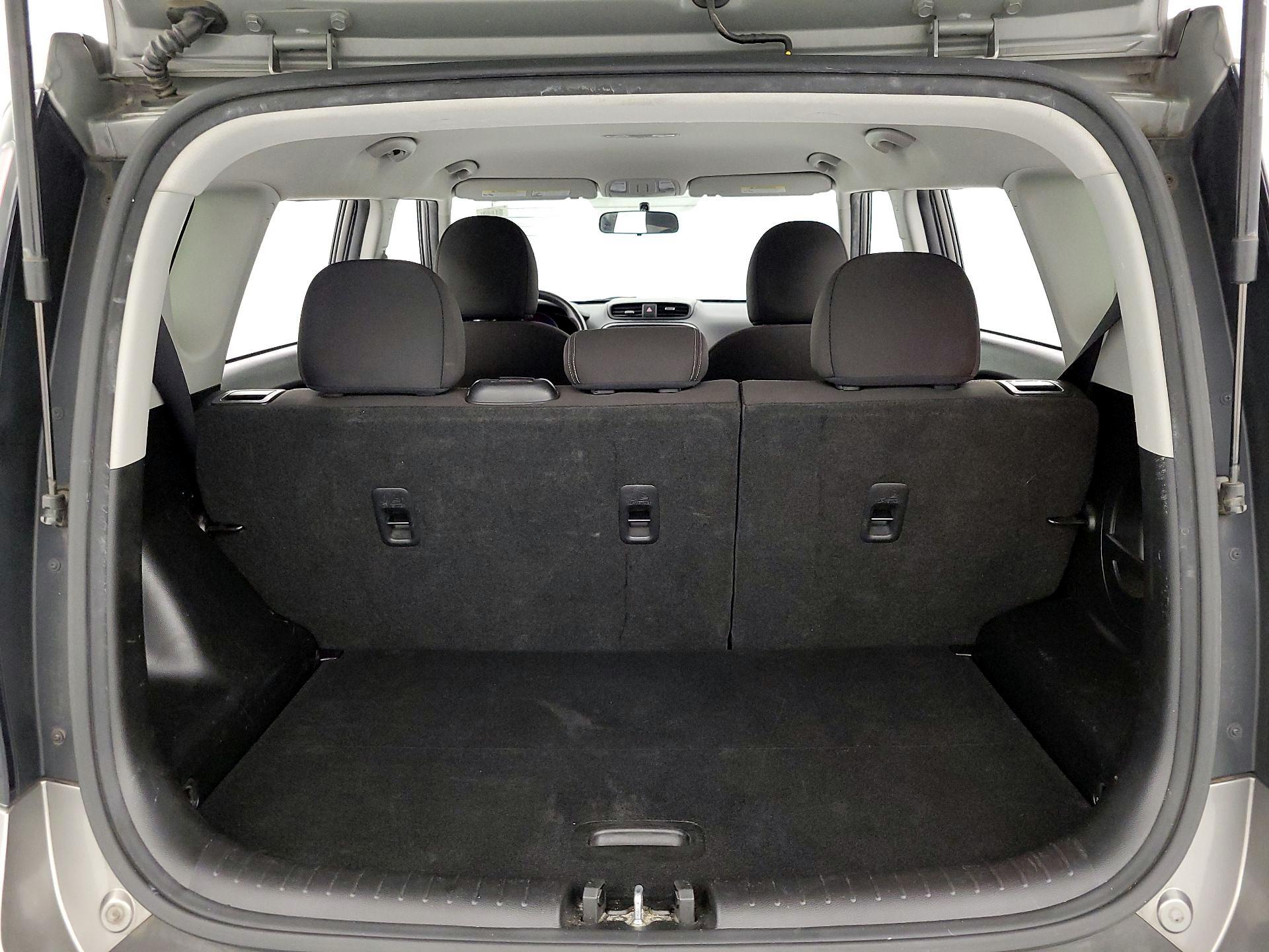 Thumbnail: 2016 Kia Soul - 18