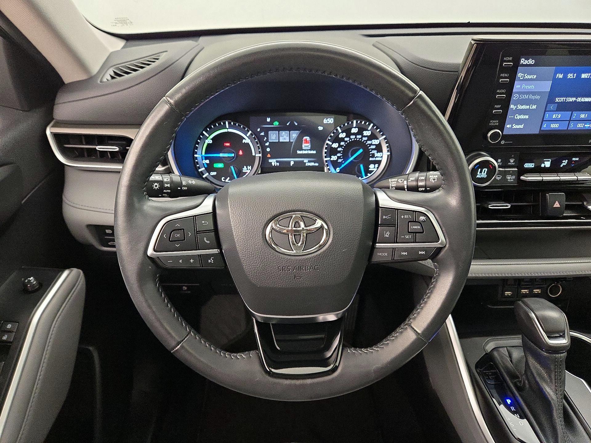 Thumbnail: 2021 Toyota Highlander - 10
