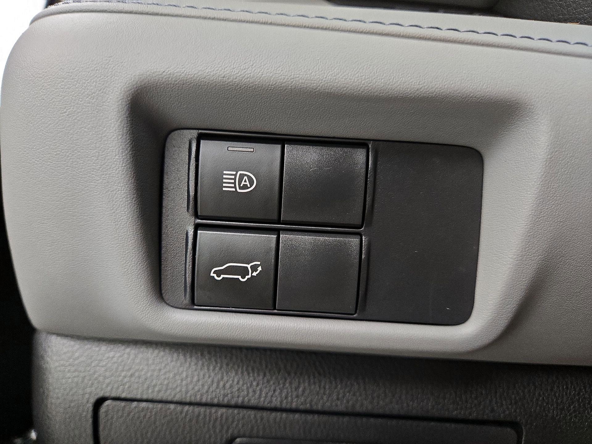 Thumbnail: 2021 Toyota Highlander - 13