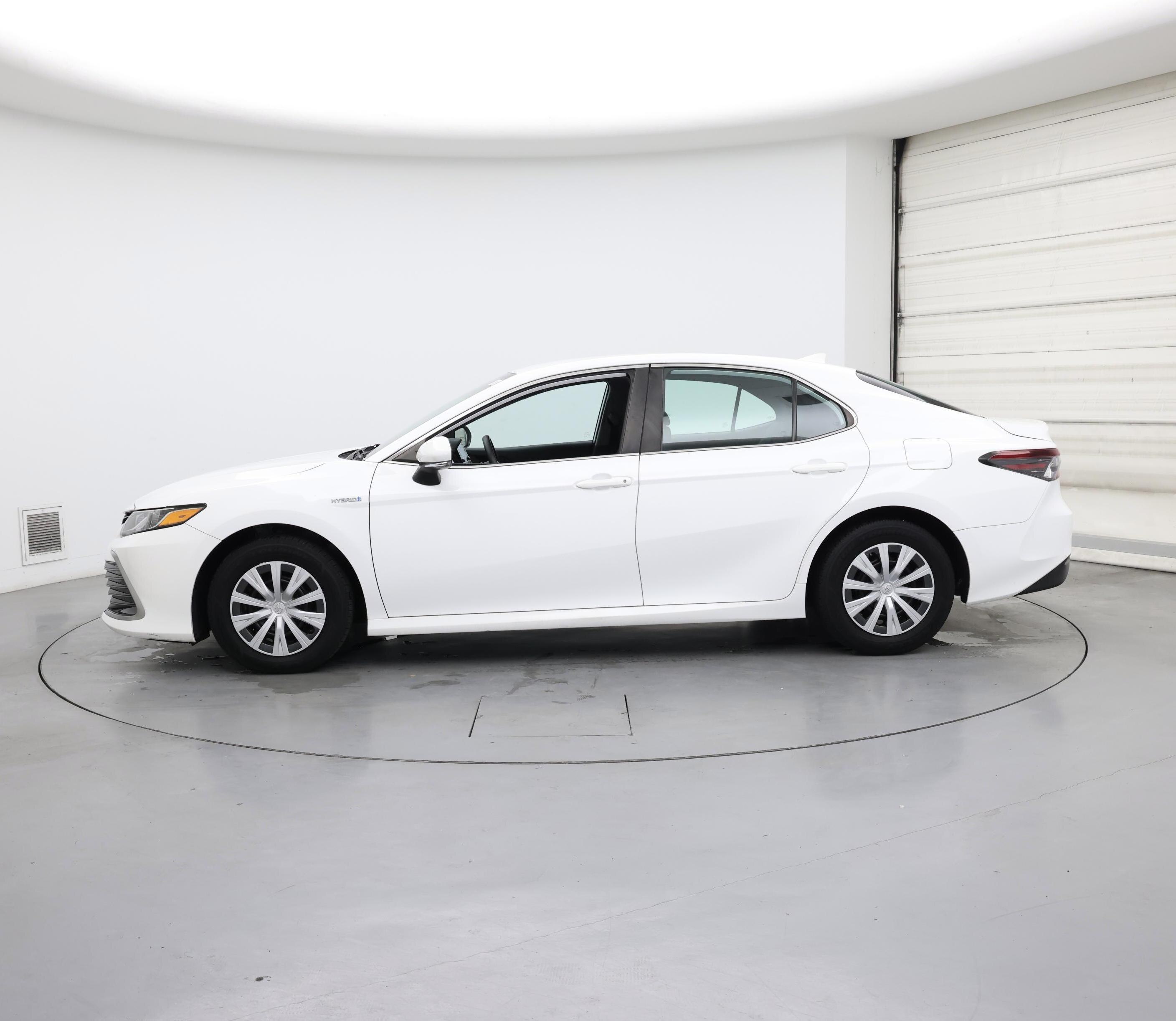 Thumbnail: 2021 Toyota Camry - 3