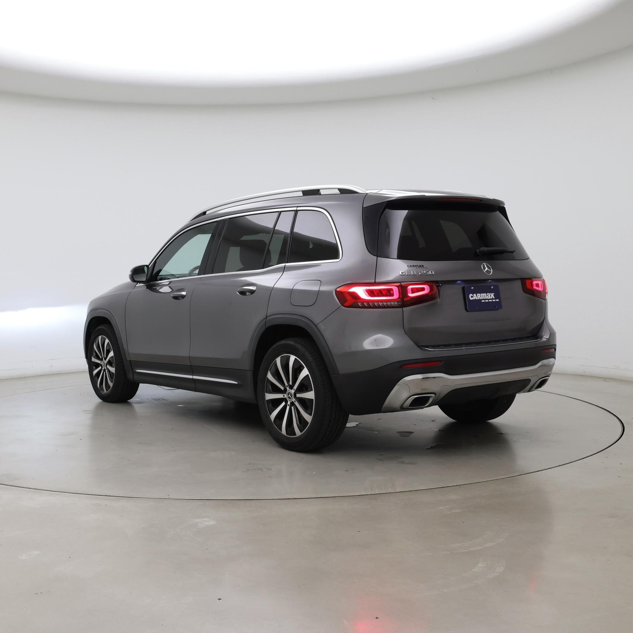 Thumbnail: 2021 Mercedes-Benz GLB - 2
