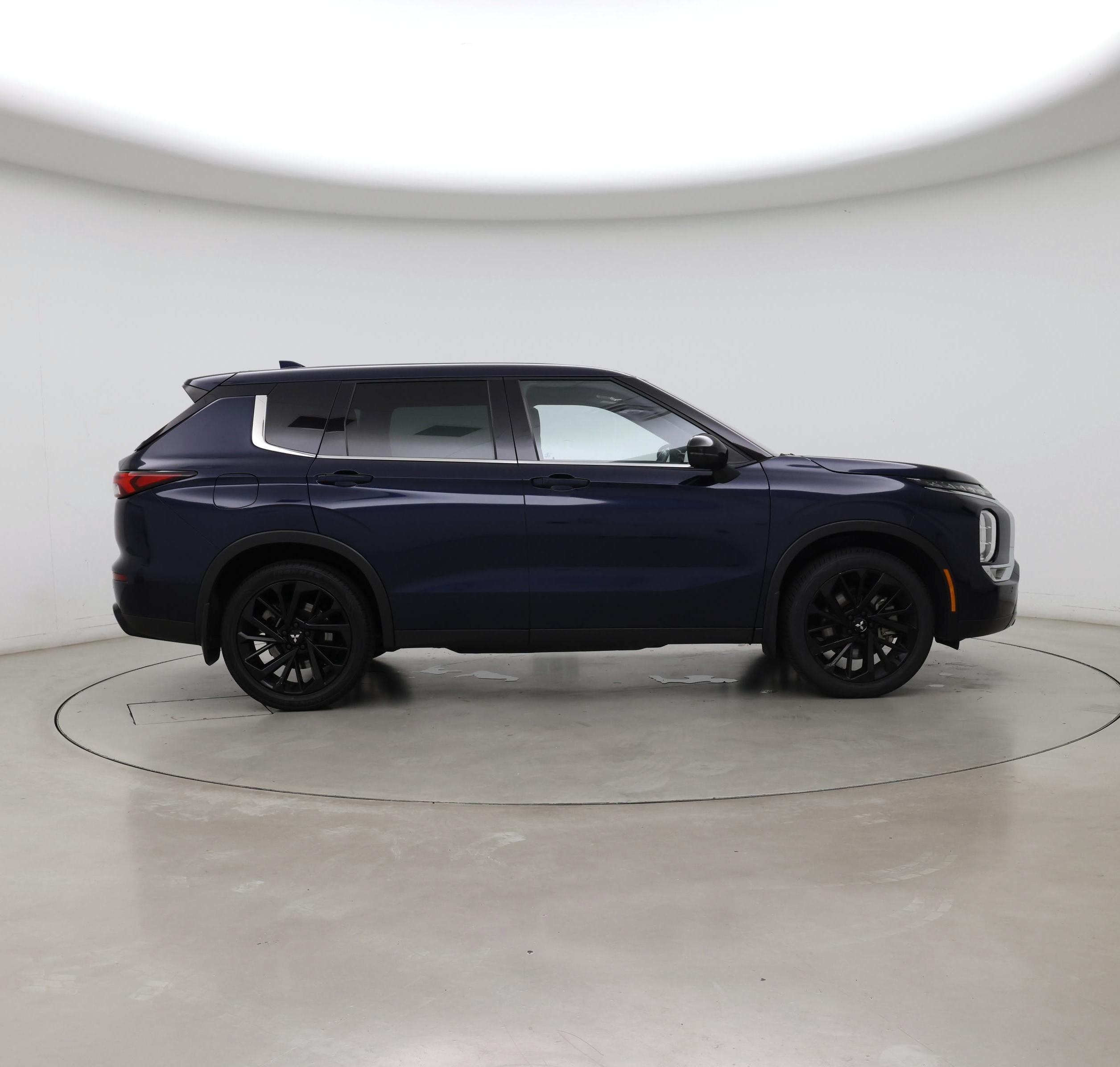 Thumbnail: 2022 Mitsubishi Outlander - 7
