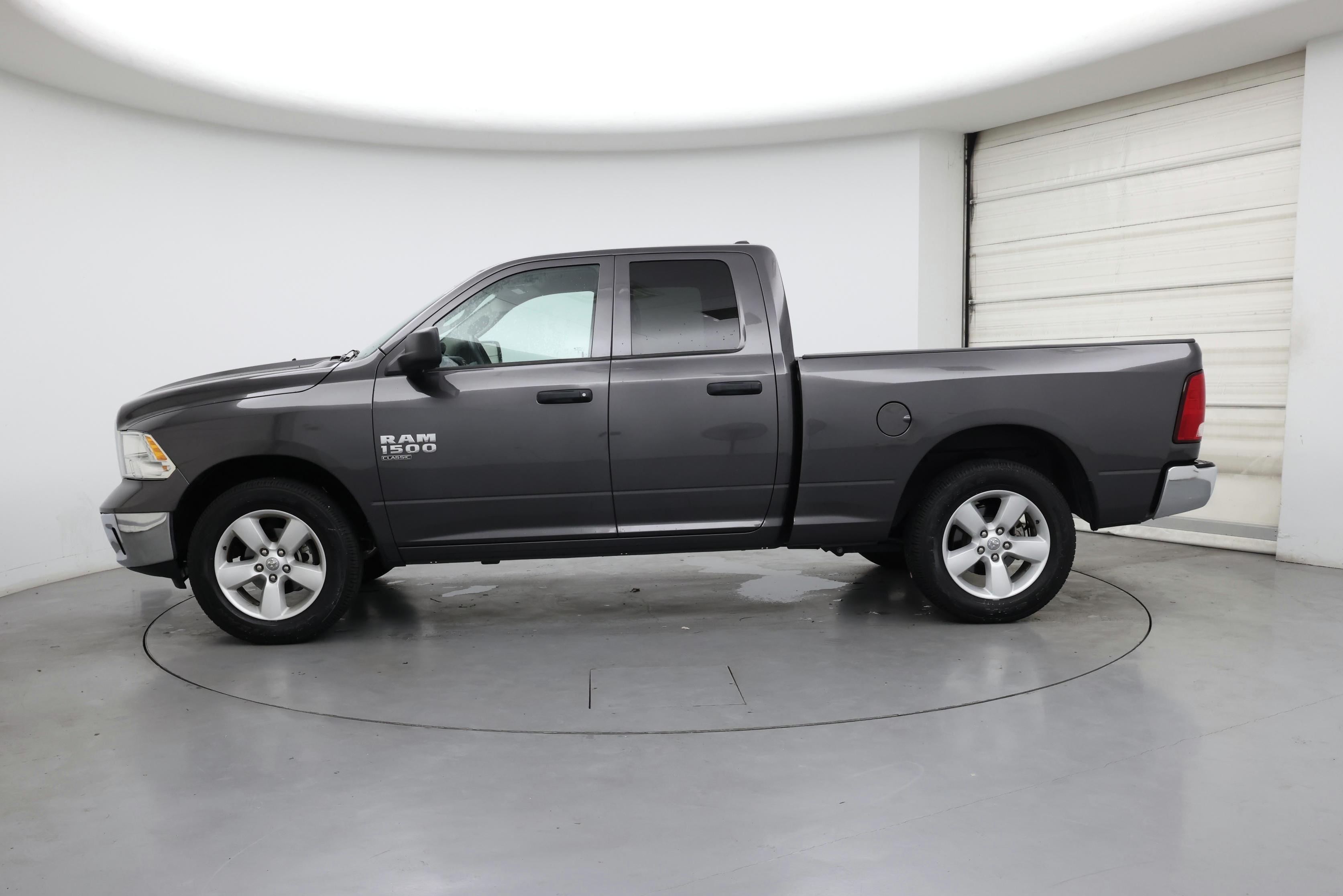 Thumbnail: 2022 RAM 1500 Classic - 3