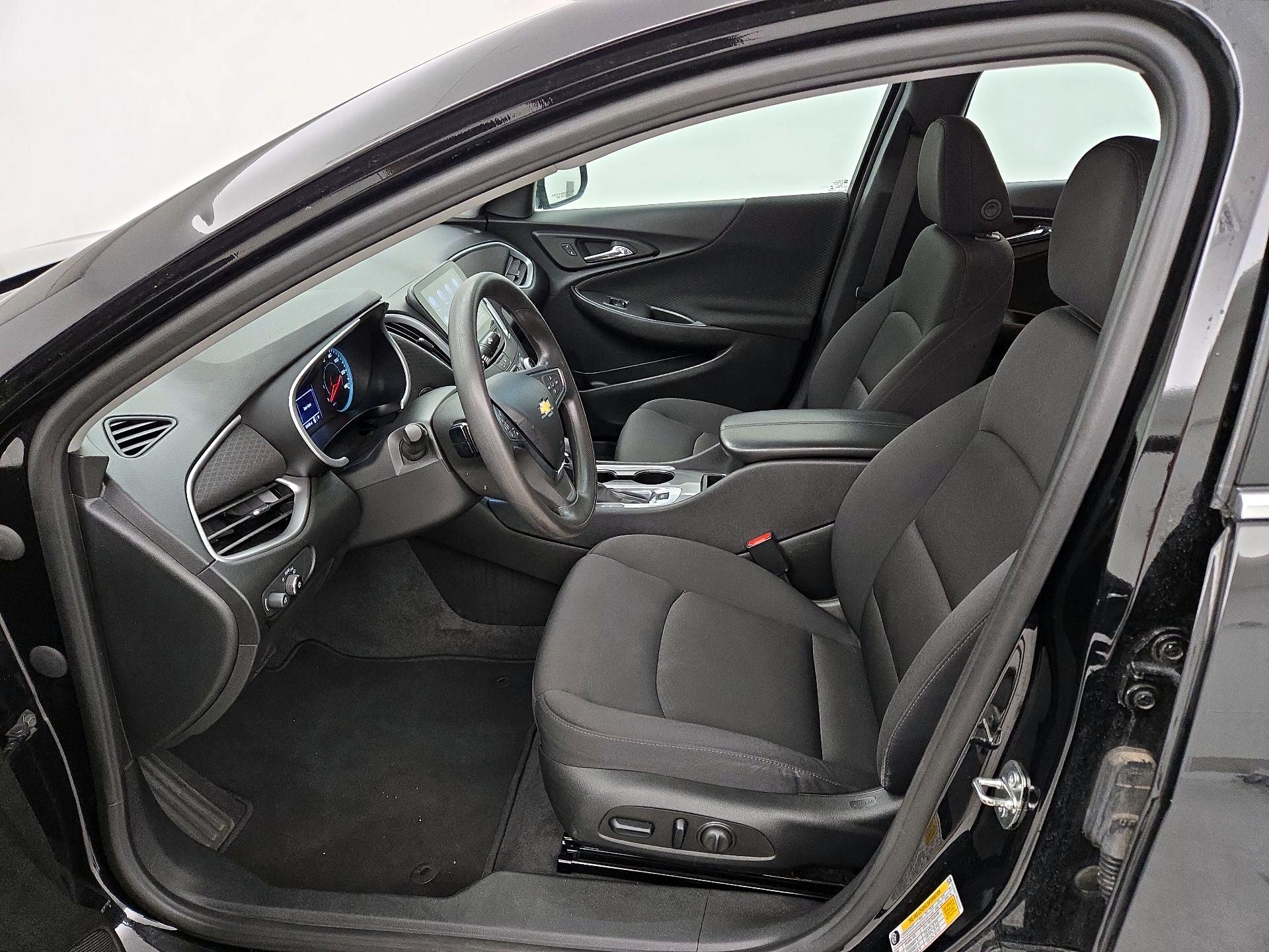 Thumbnail: 2023 Chevrolet Malibu - 11