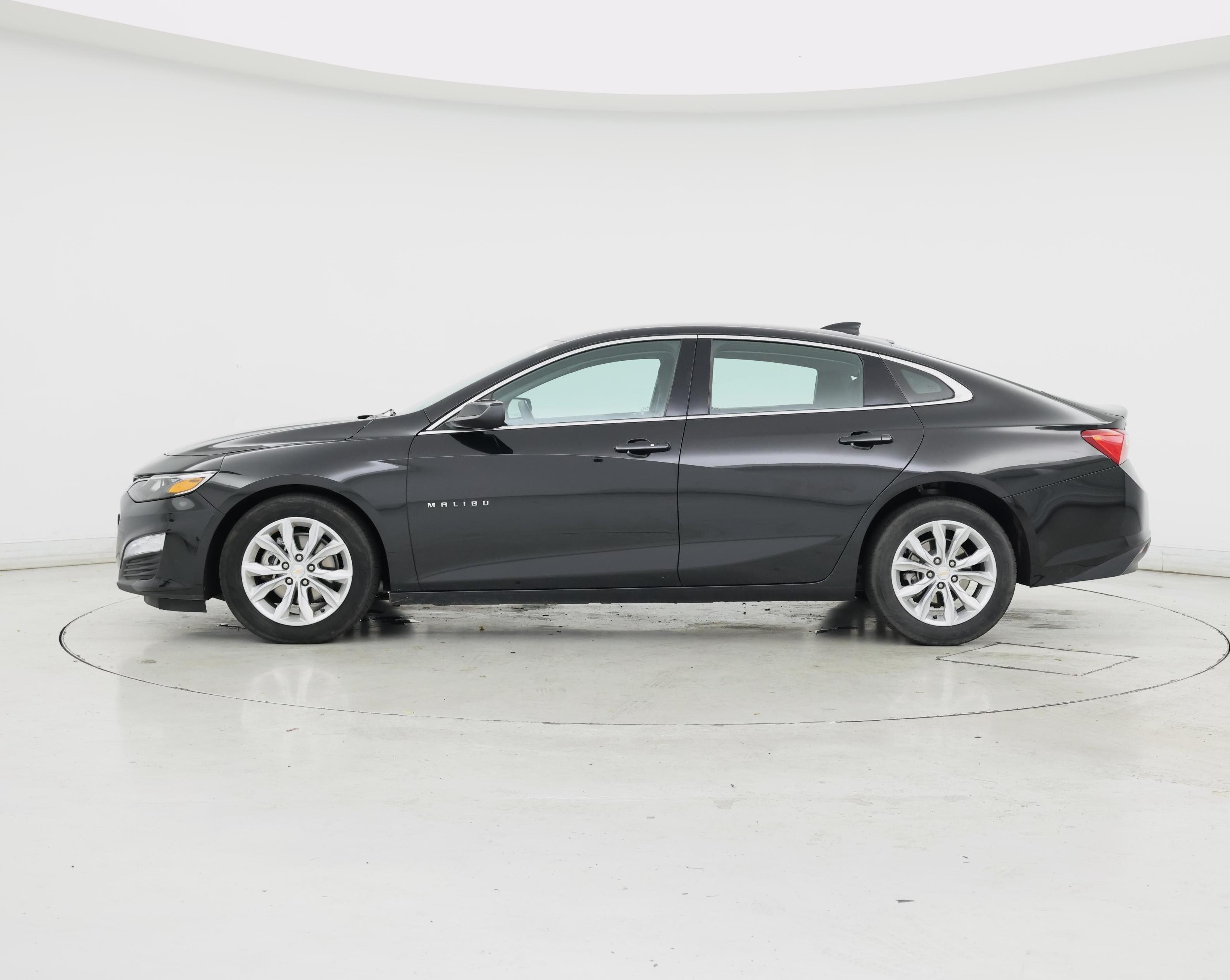 Thumbnail: 2024 Chevrolet Malibu - 3