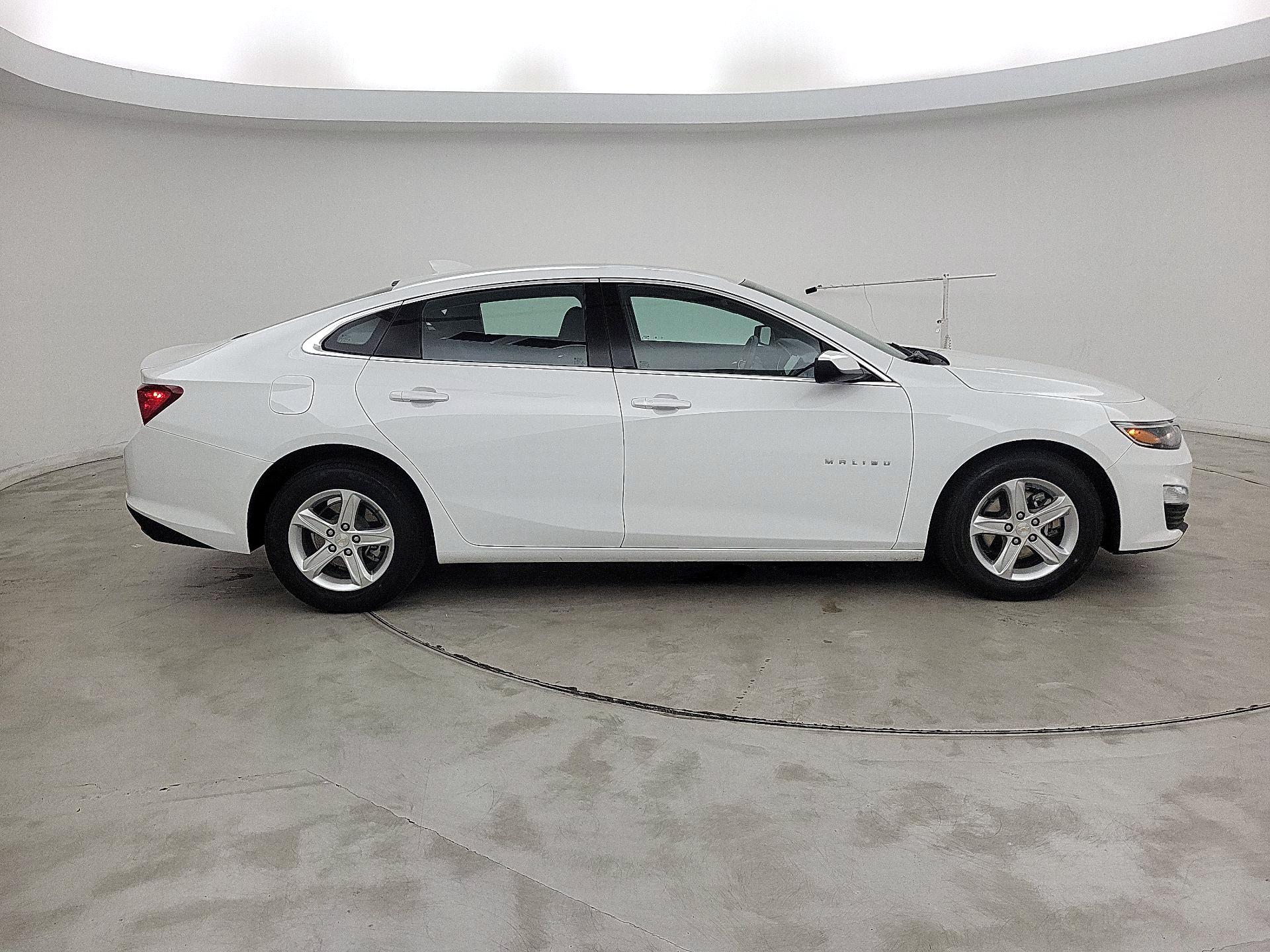Thumbnail: 2024 Chevrolet Malibu - 4