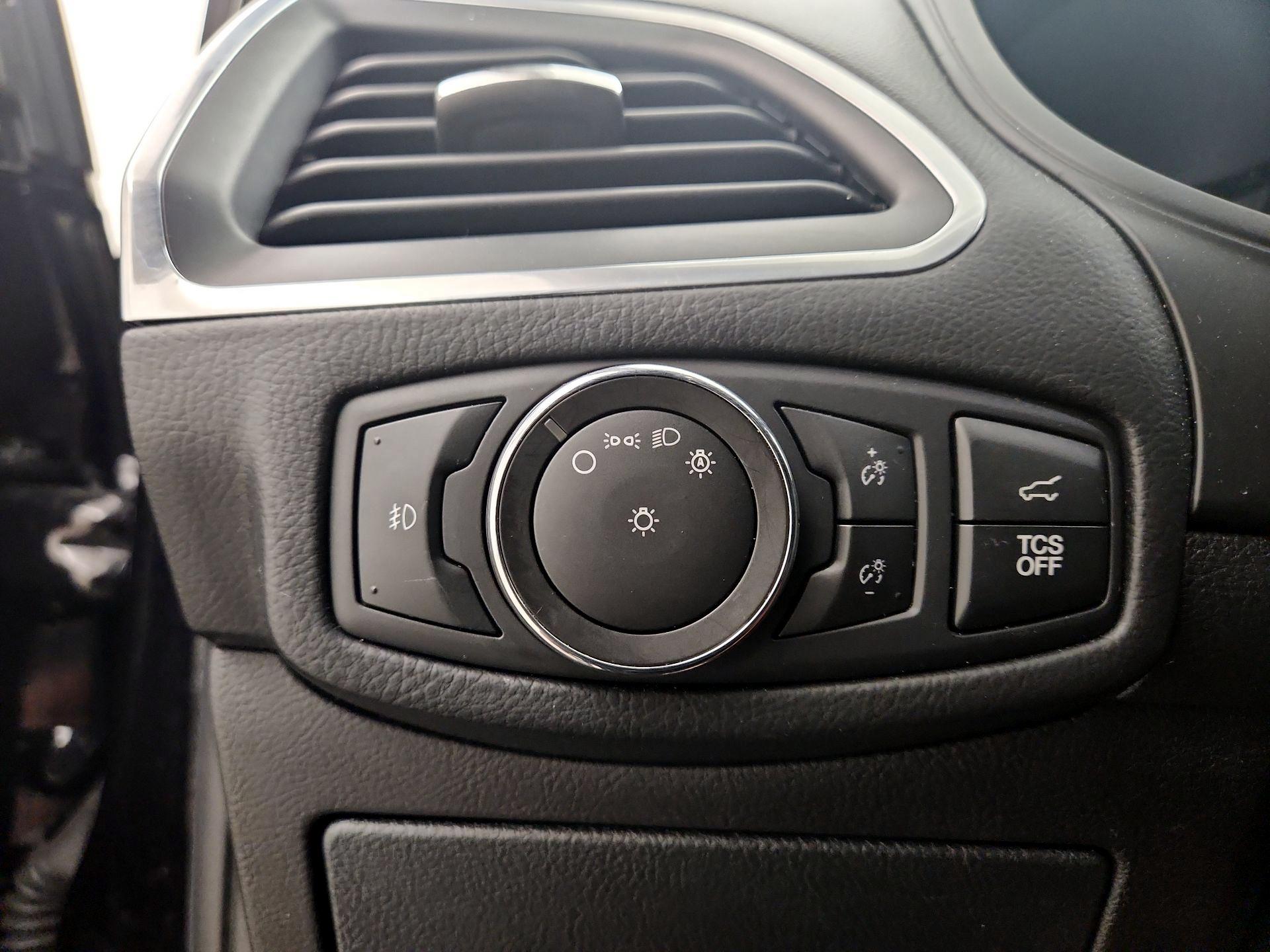 Thumbnail: 2022 Ford Edge - 13