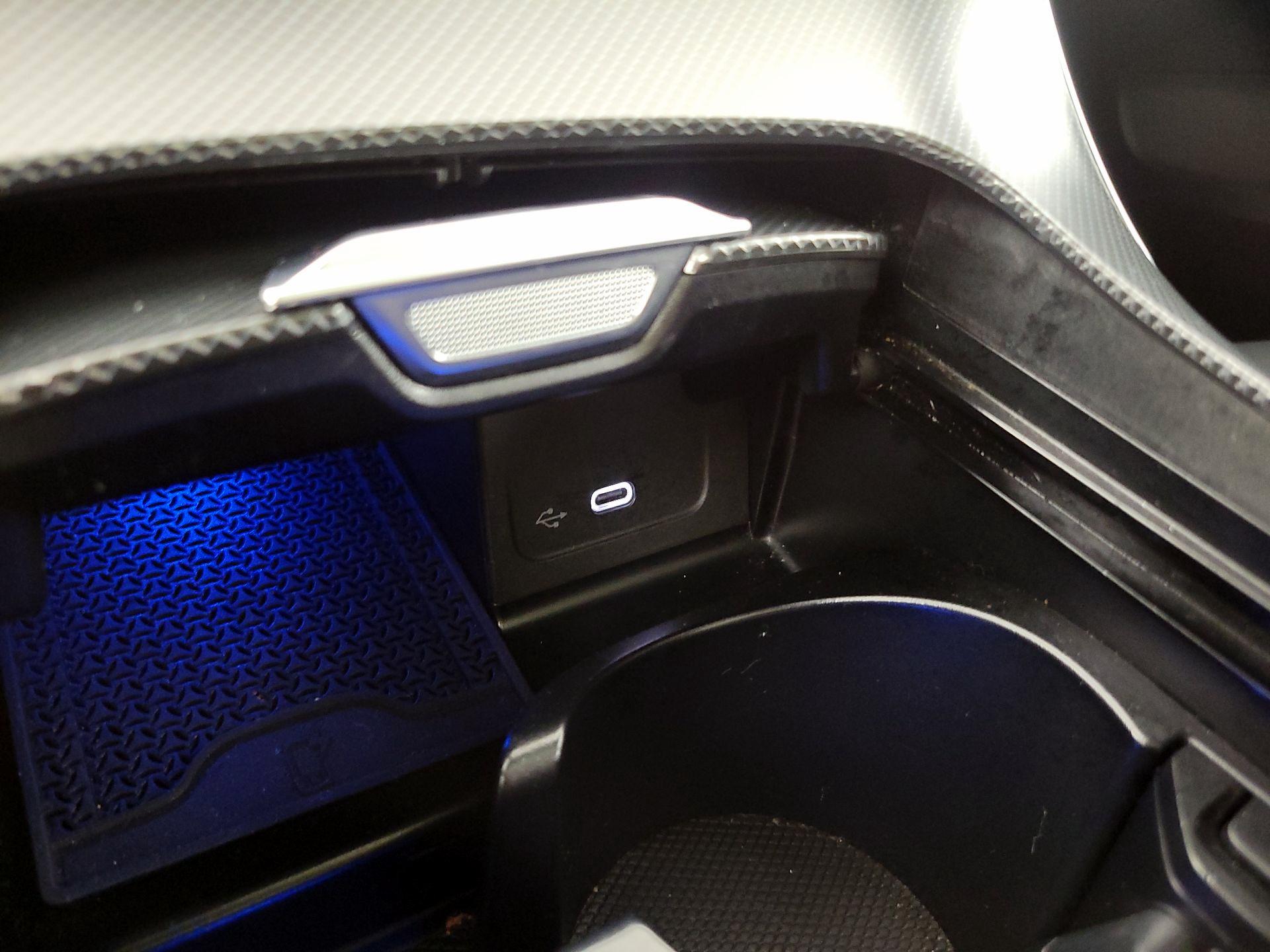 Thumbnail: 2024 Mercedes-Benz C-Class - 16