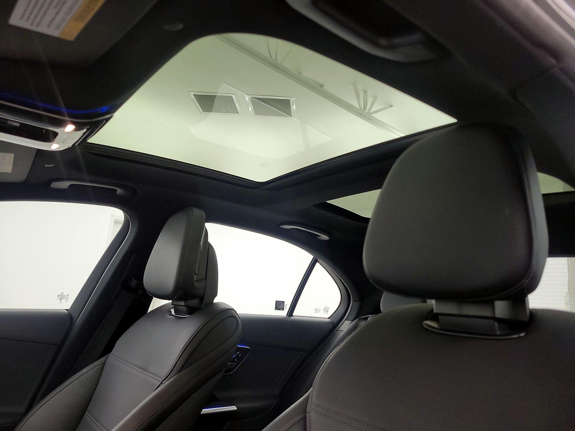 Thumbnail: 2024 Mercedes-Benz C-Class - 17