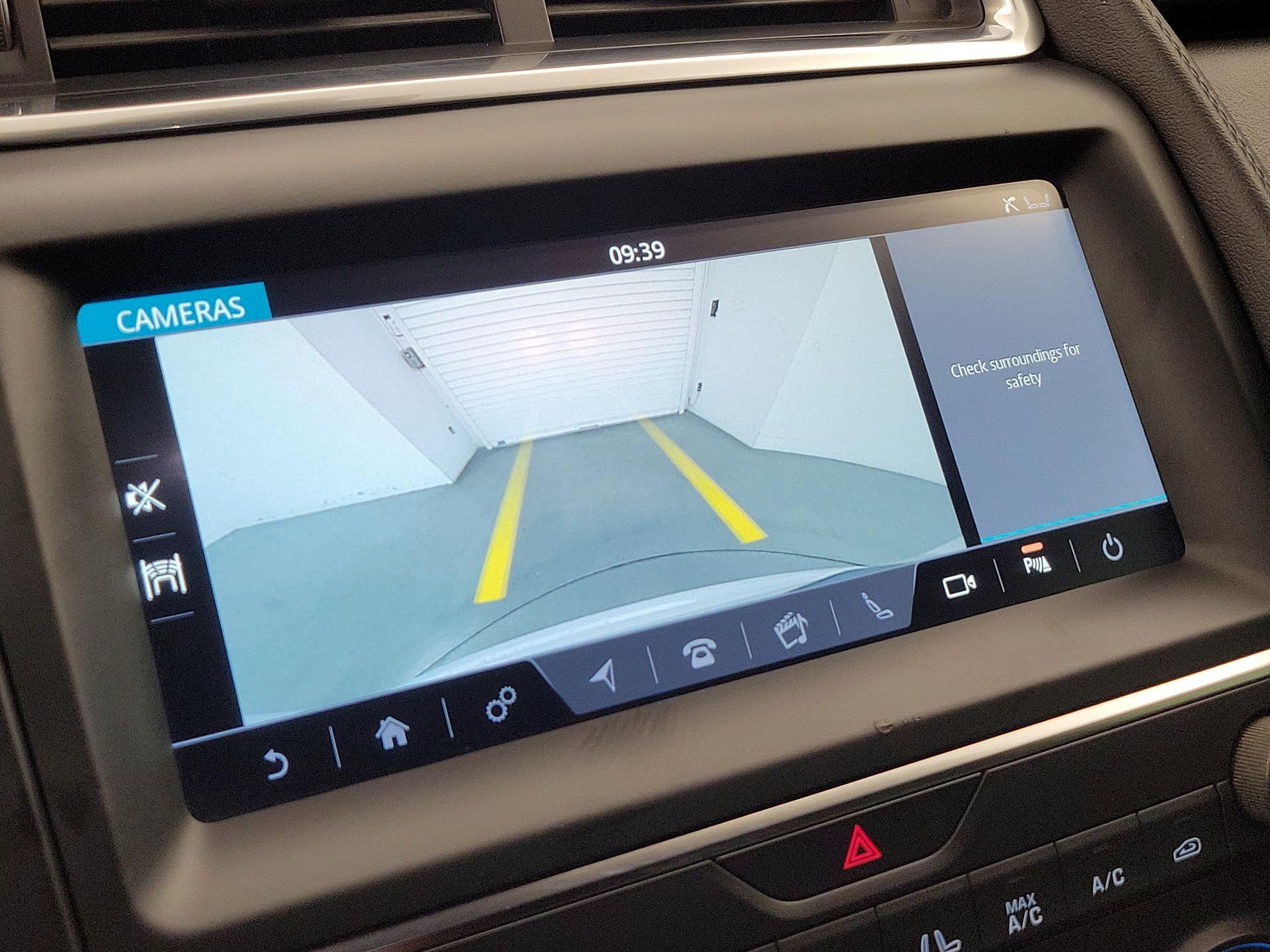 Thumbnail: 2019 Jaguar E-Pace - 15