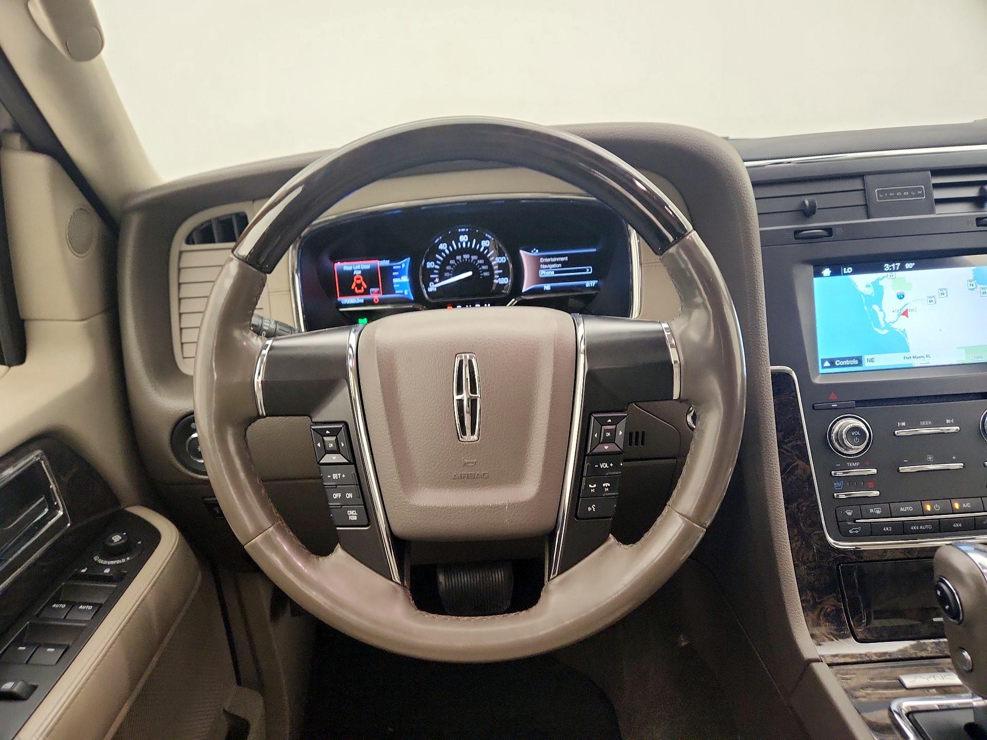 Thumbnail: 2016 Lincoln Navigator - 10