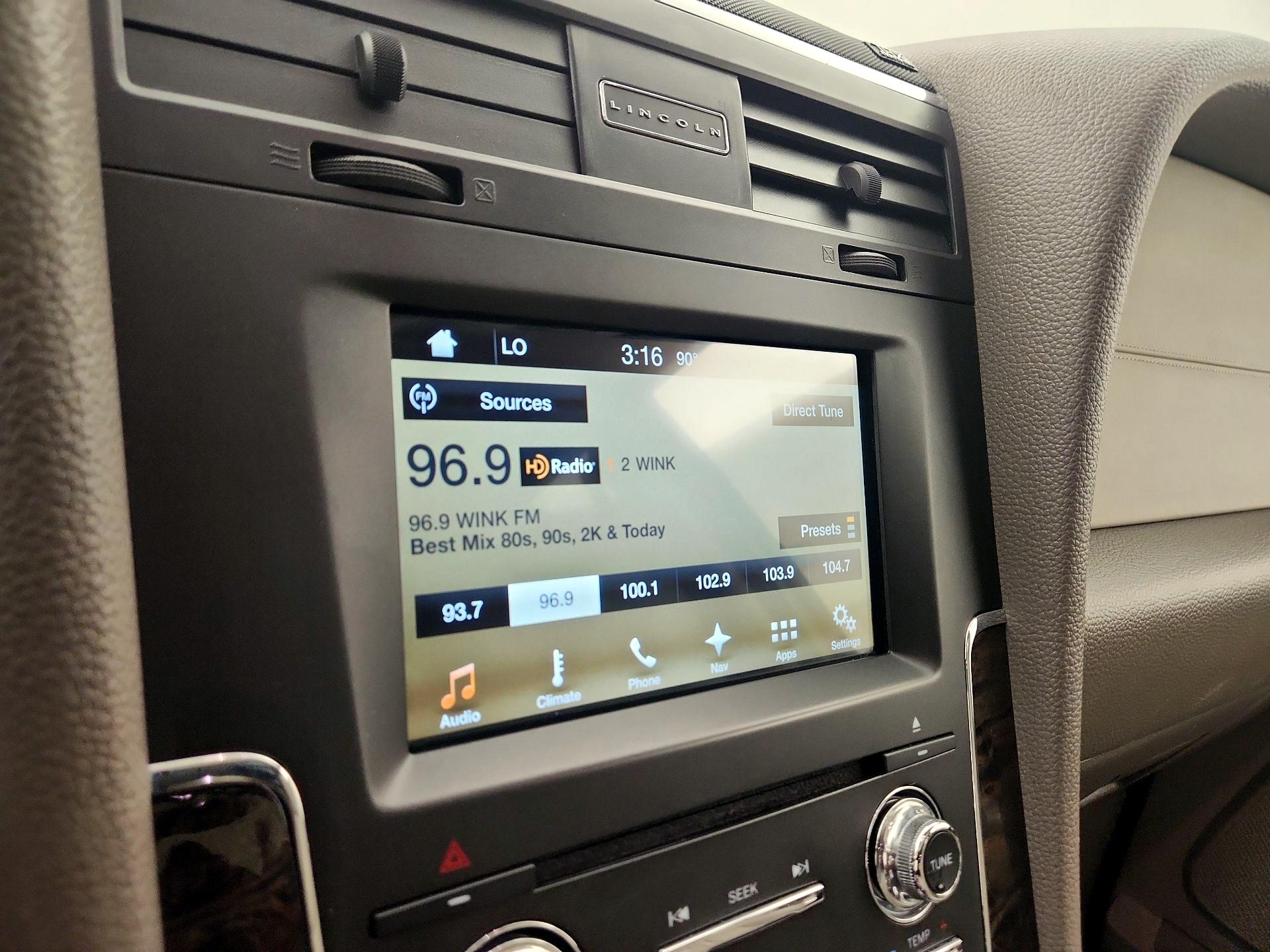 Thumbnail: 2016 Lincoln Navigator - 16