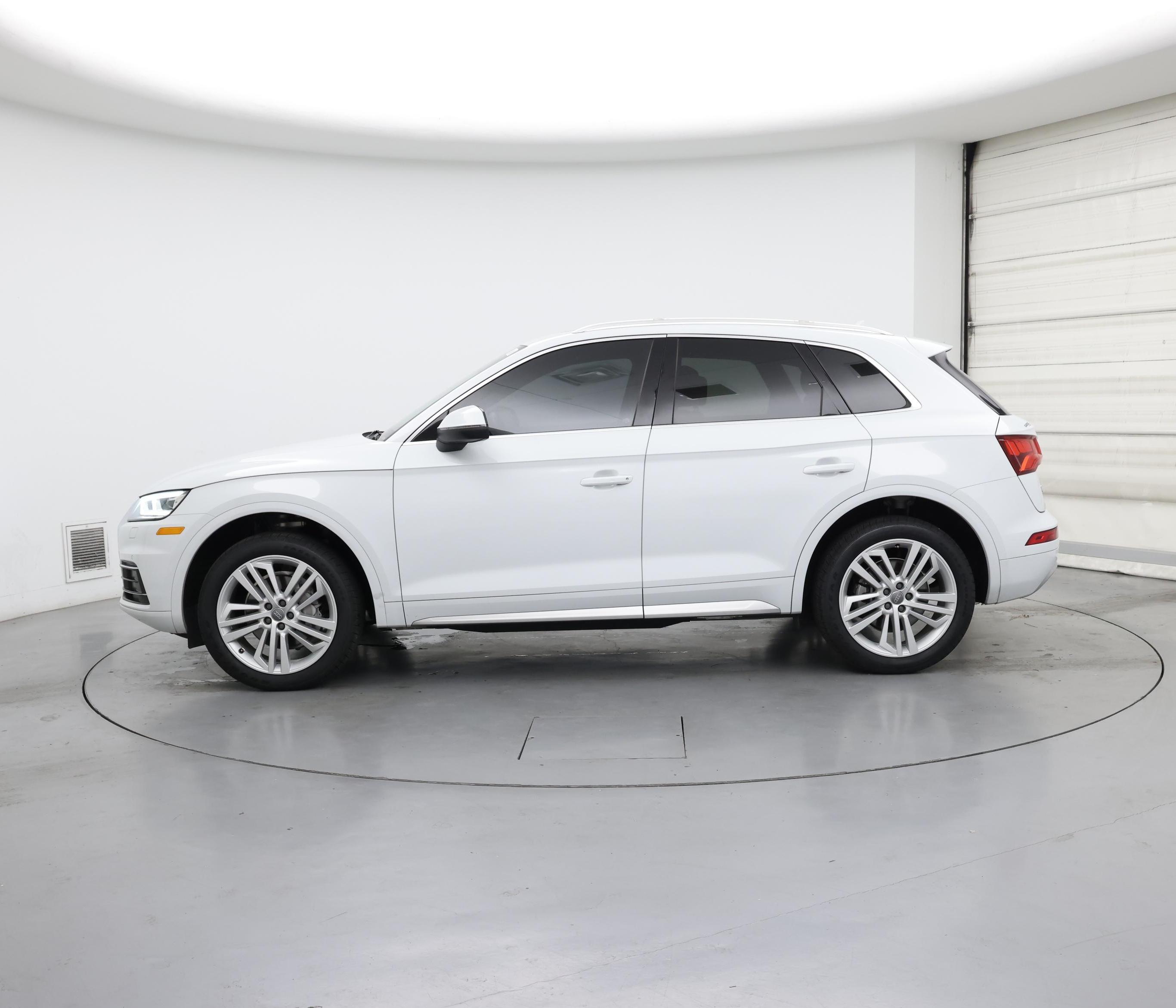 Thumbnail: 2020 Audi Q5 - 3