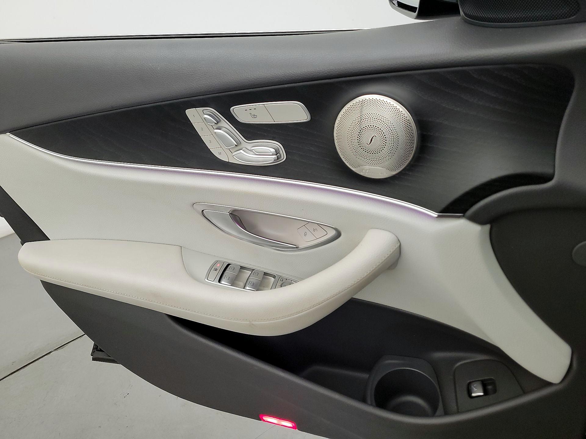 Thumbnail: 2022 Mercedes-Benz E-Class - 12