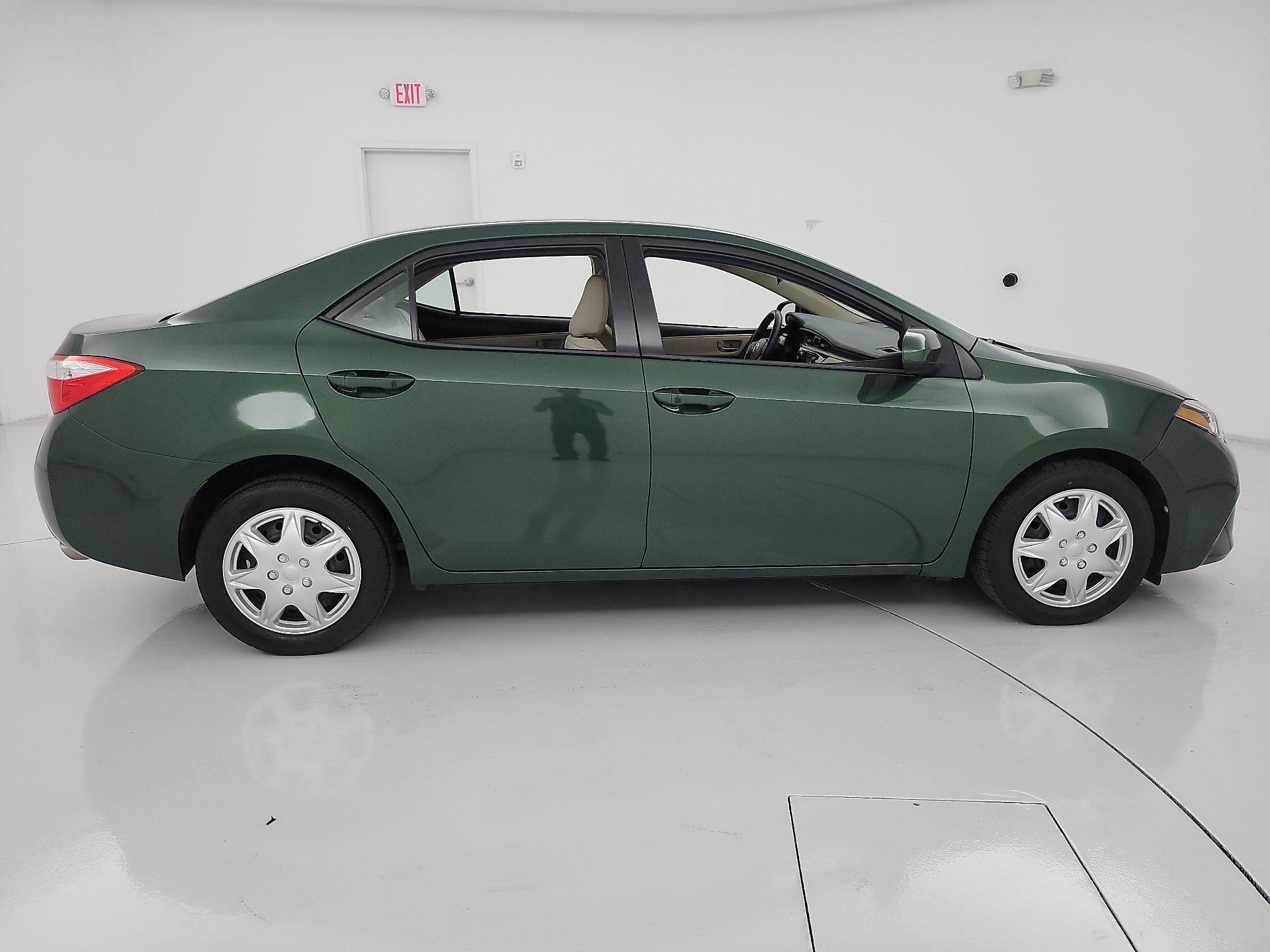 Thumbnail: 2015 Toyota Corolla - 4