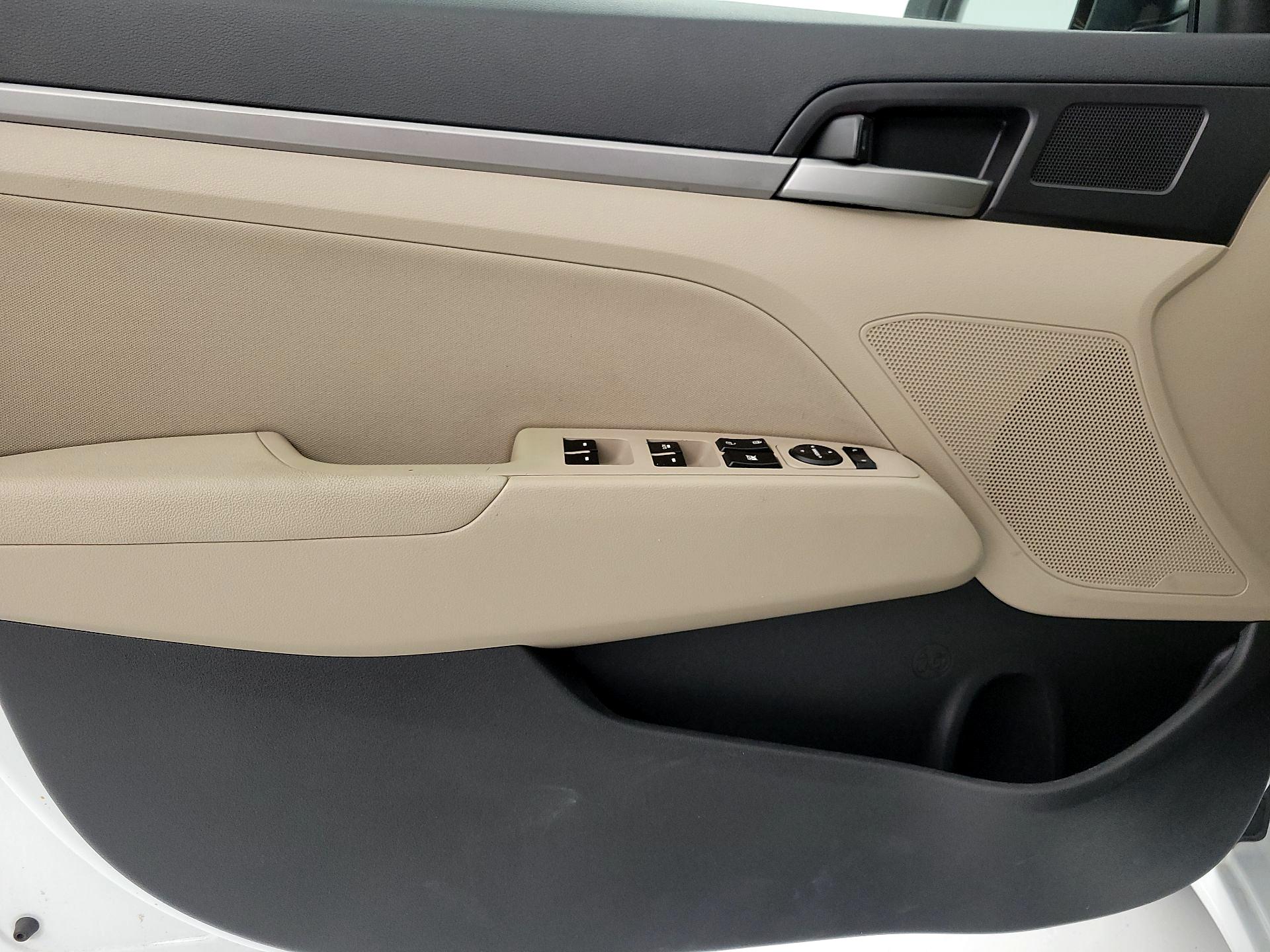 Thumbnail: 2018 Hyundai Elantra - 10