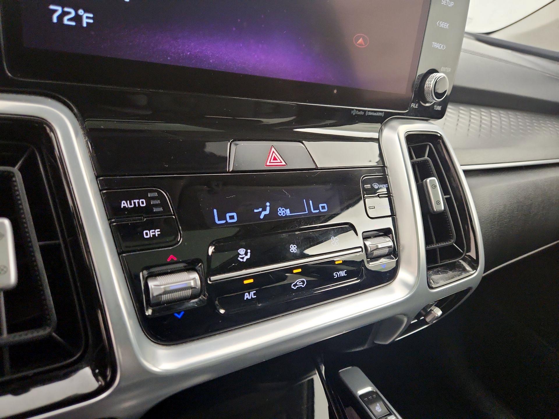 Thumbnail: 2021 Kia Sorento - 17