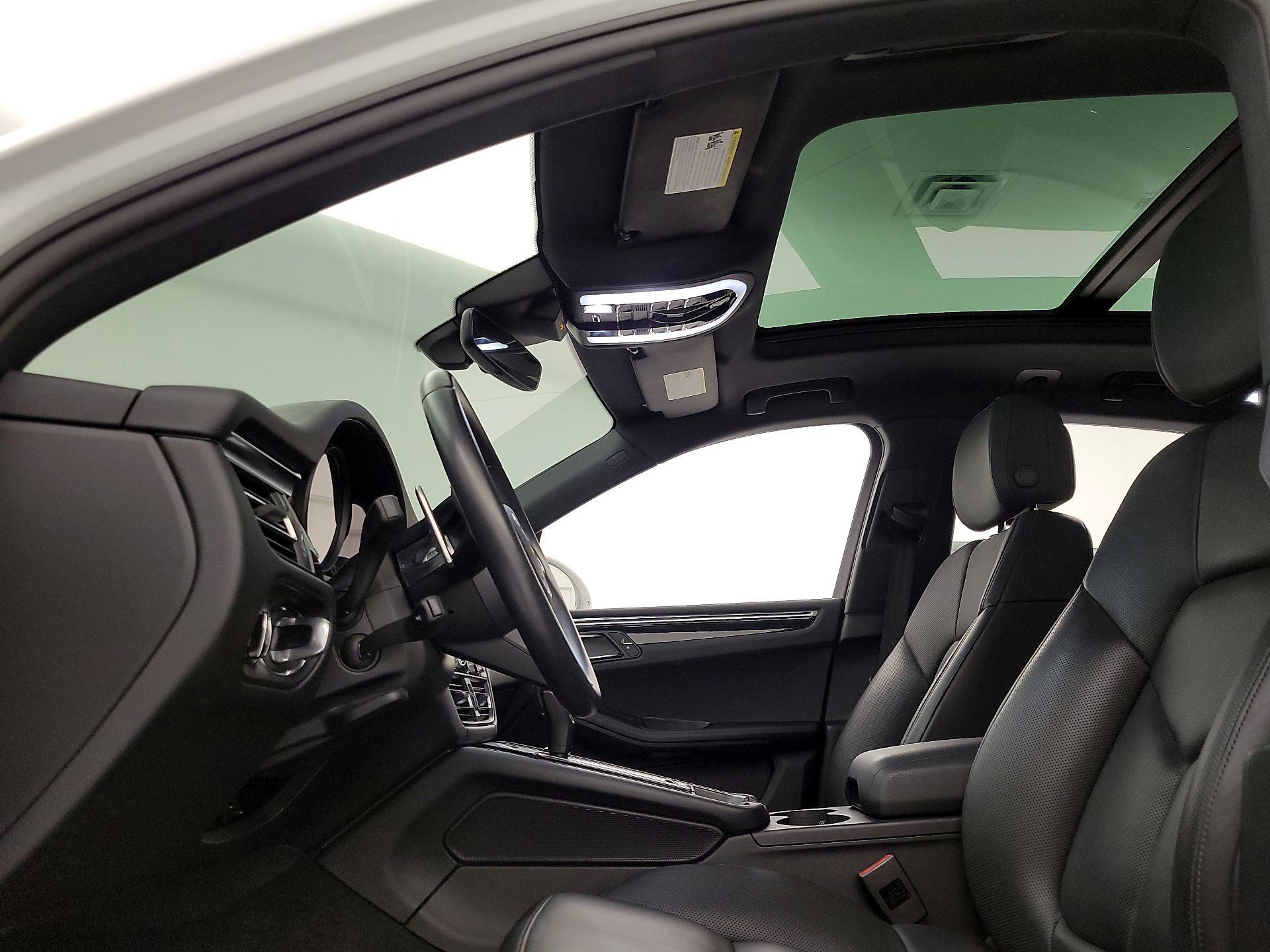 Thumbnail: 2023 Porsche Macan - 19