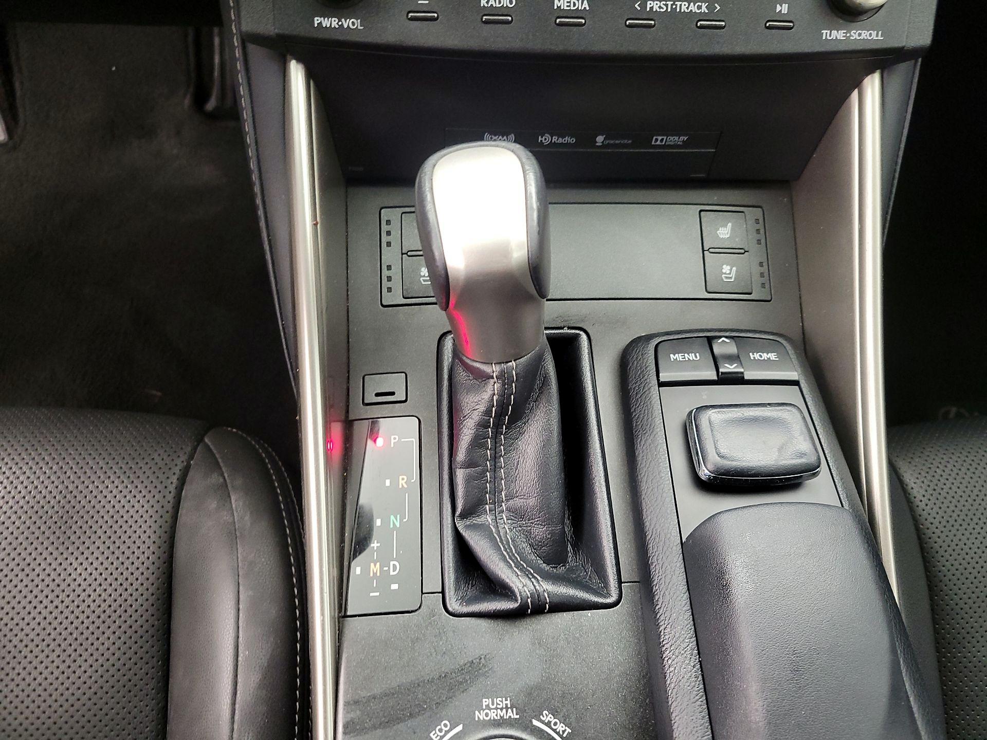 Thumbnail: 2015 Lexus IS - 17