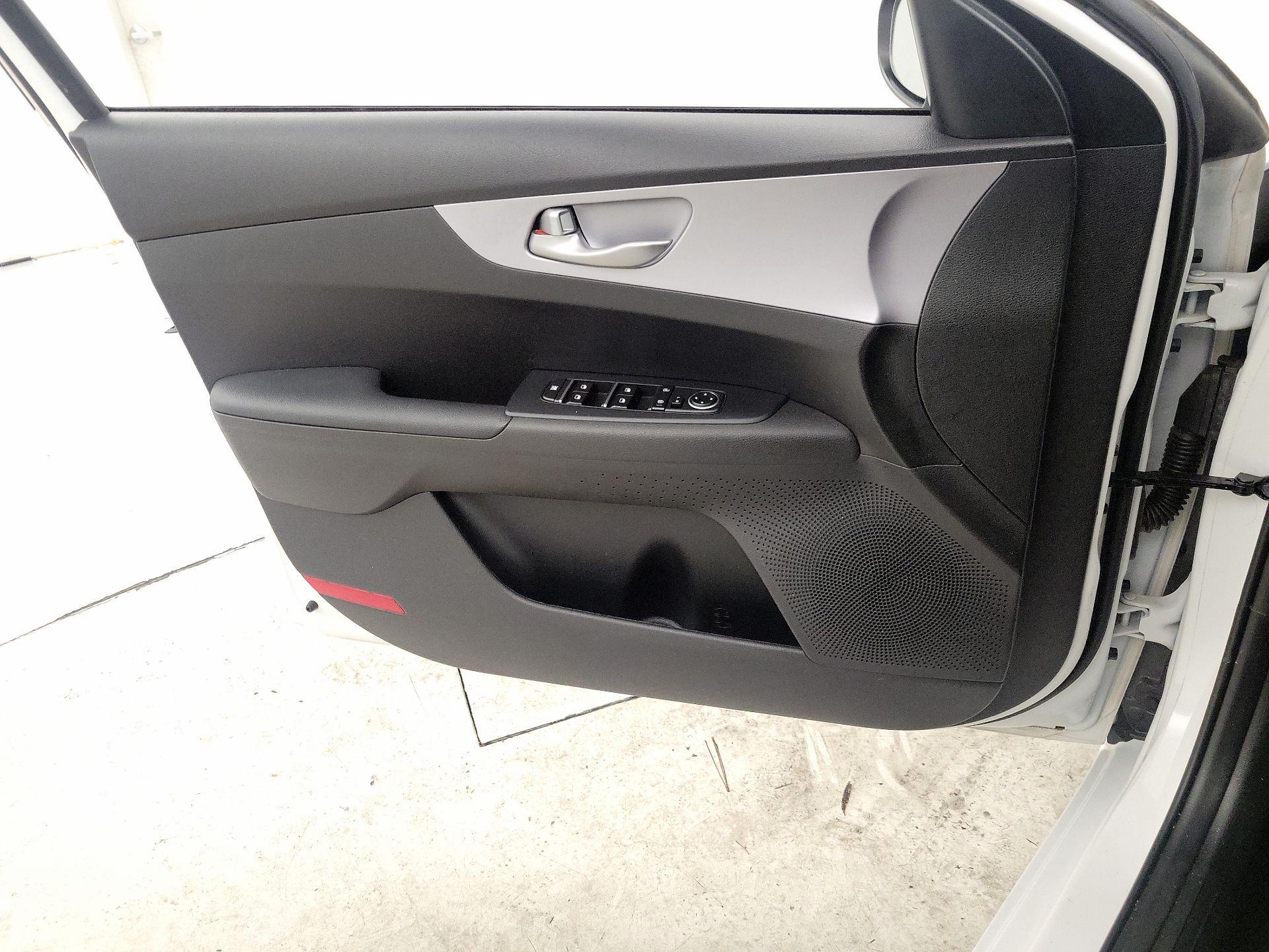 Thumbnail: 2024 Kia Forte - 12