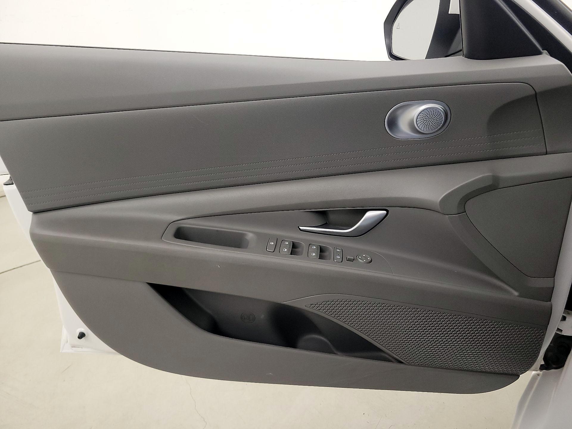 Thumbnail: 2023 Hyundai Elantra - 12
